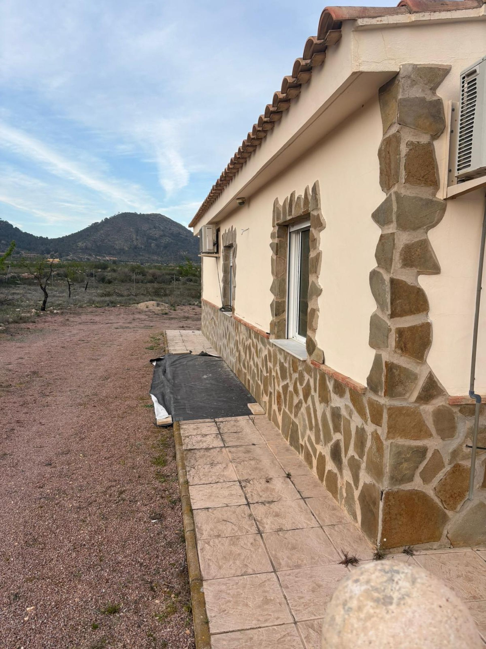 Resale - 3 Bedroom 2 Bathroom Villa in Monóvar -  - Alicante