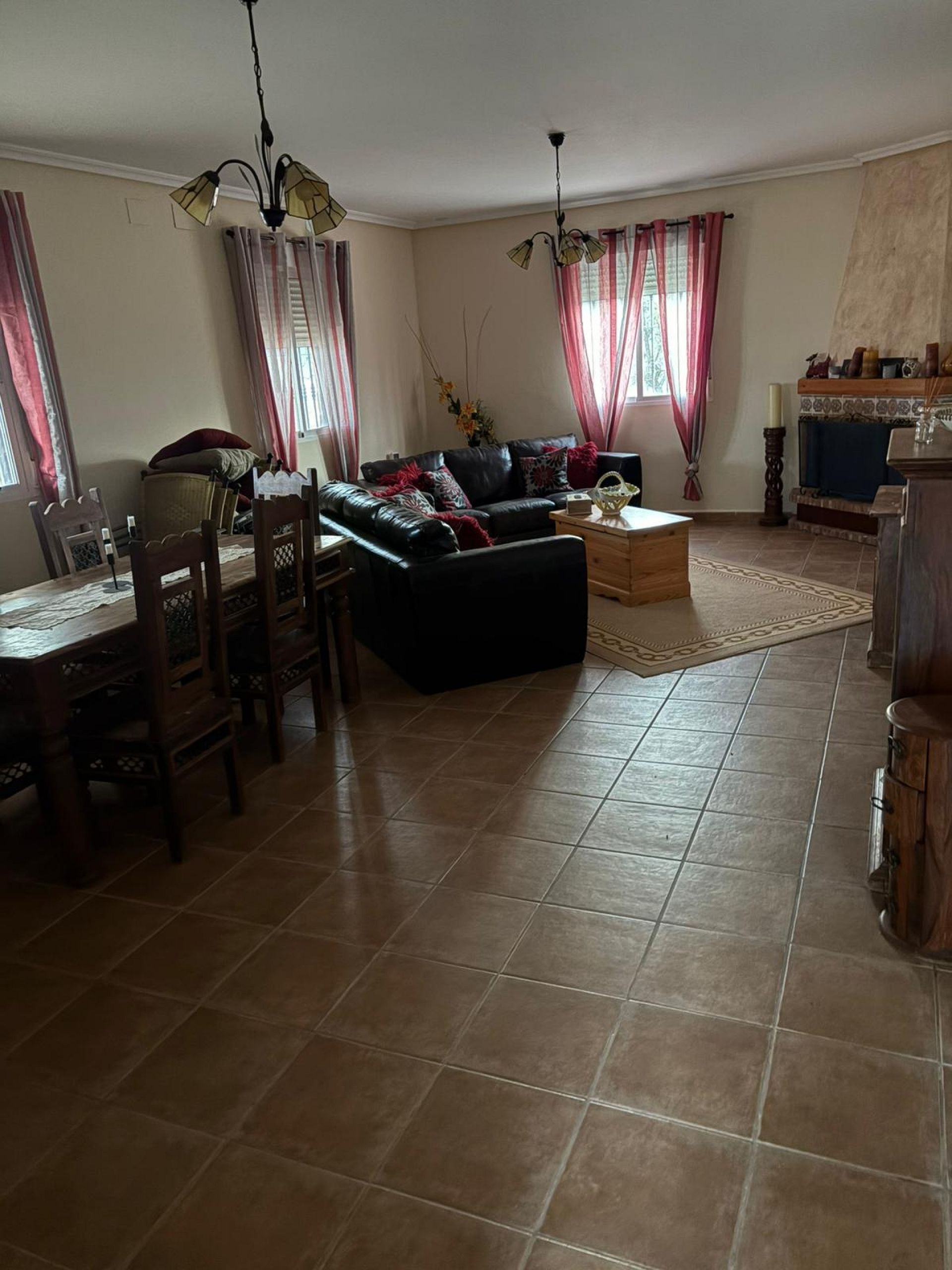 Resale - 3 Bedroom 2 Bathroom Villa in Monóvar -  - Alicante