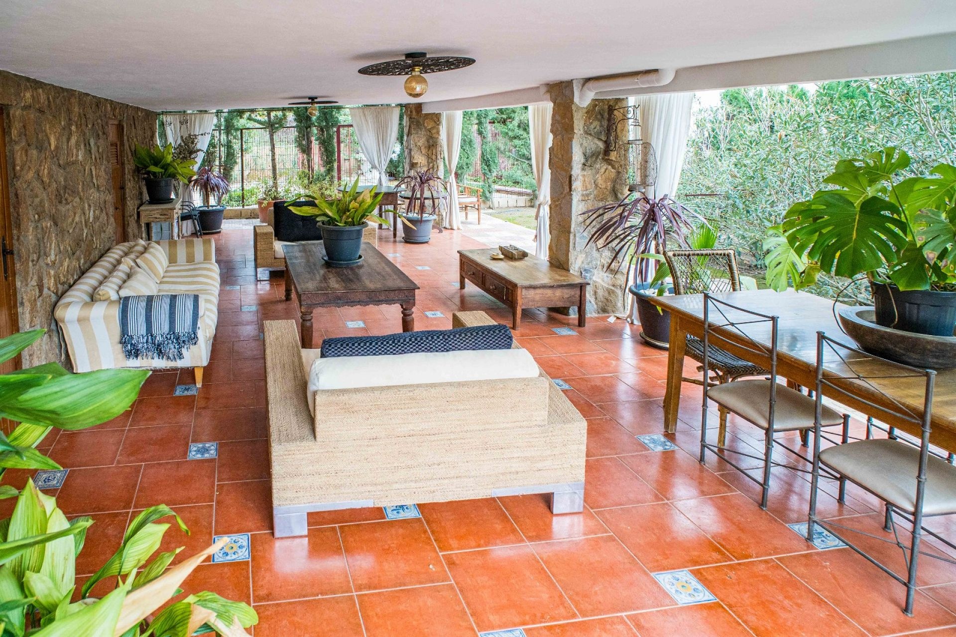 Resale - 4 Bedroom 3 Bathroom Villa in Petrer -  - Alicante