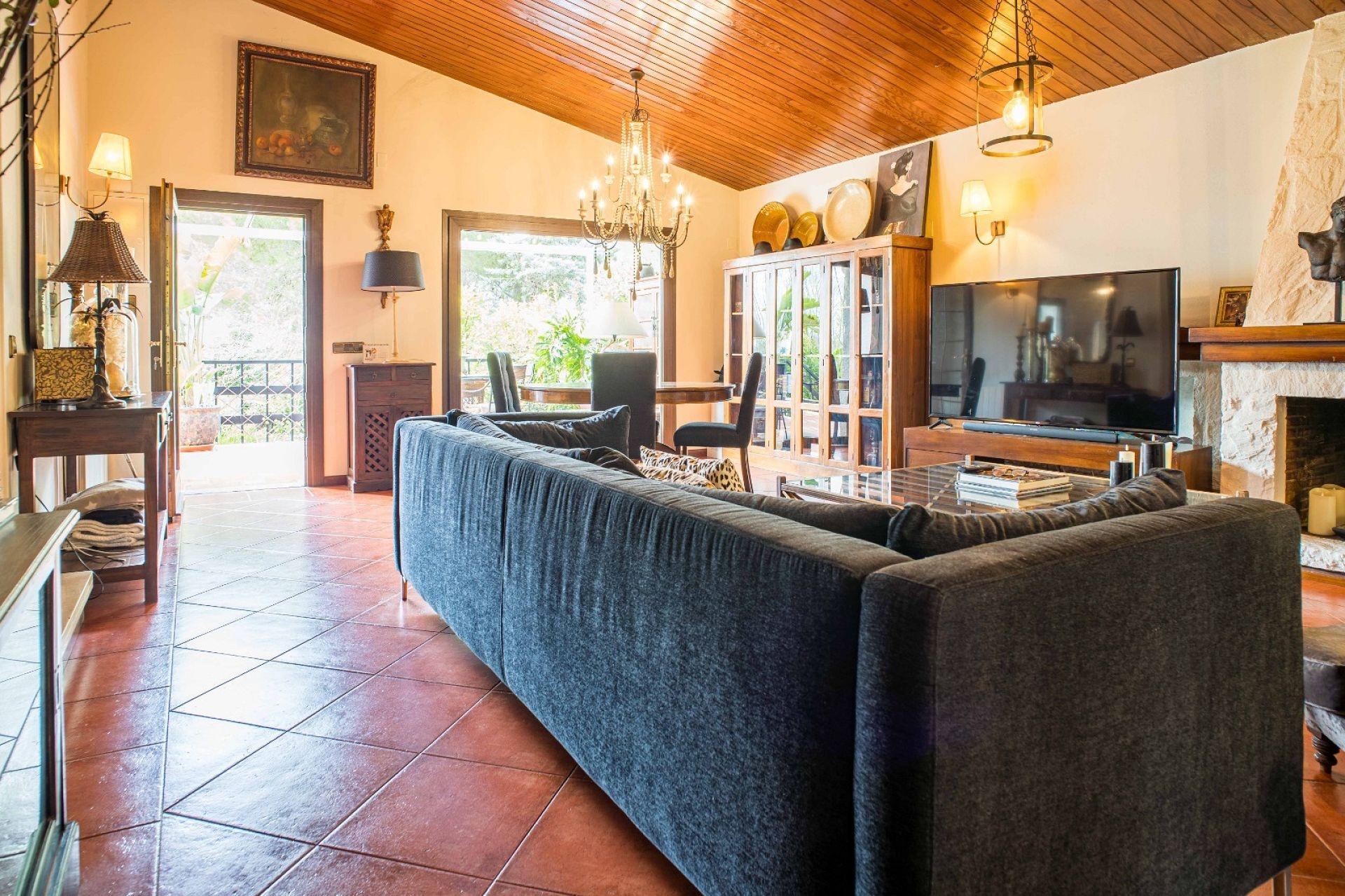 Resale - 4 Bedroom 3 Bathroom Villa in Petrer -  - Alicante