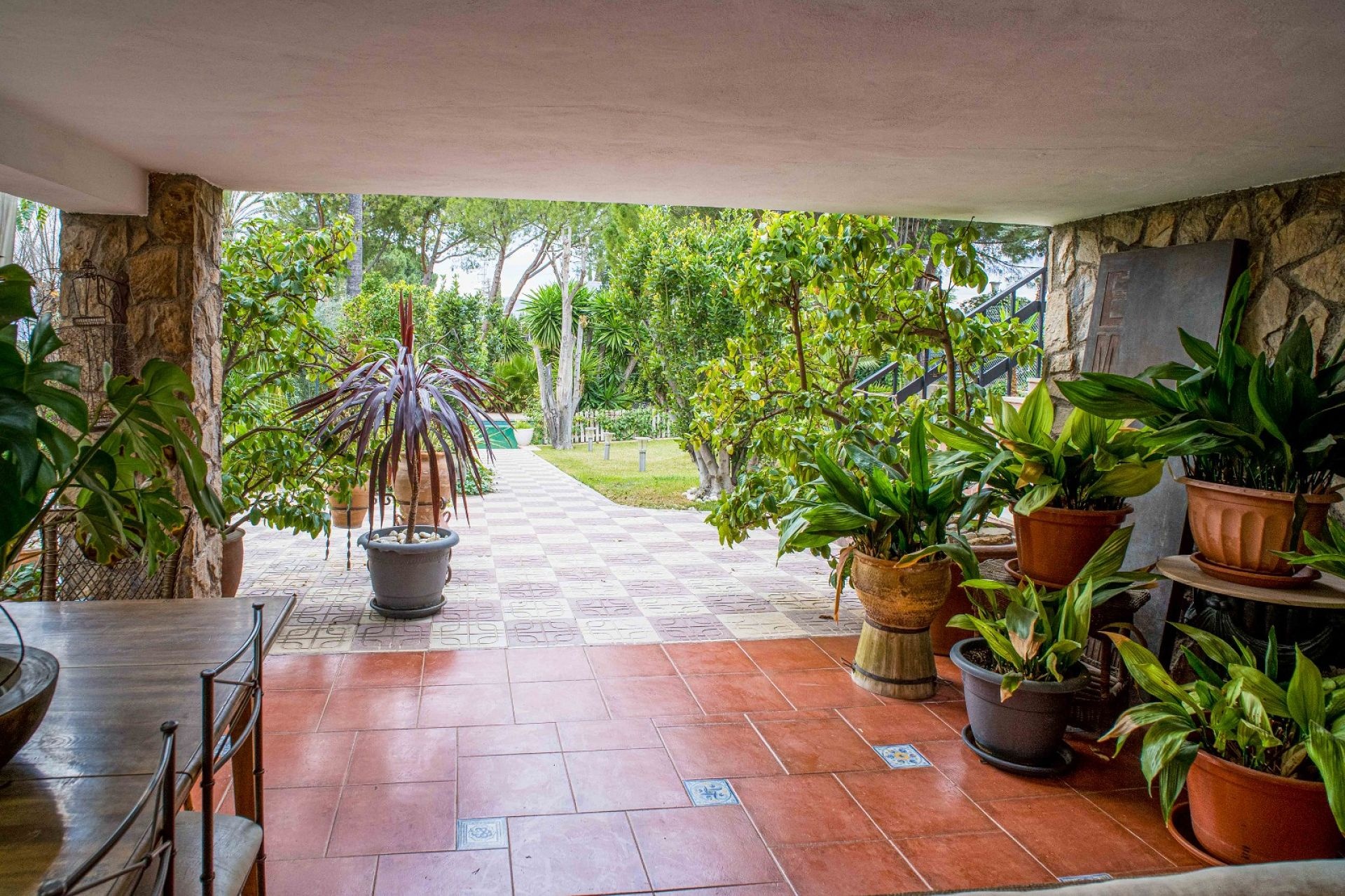 Resale - 4 Bedroom 3 Bathroom Villa in Petrer -  - Alicante