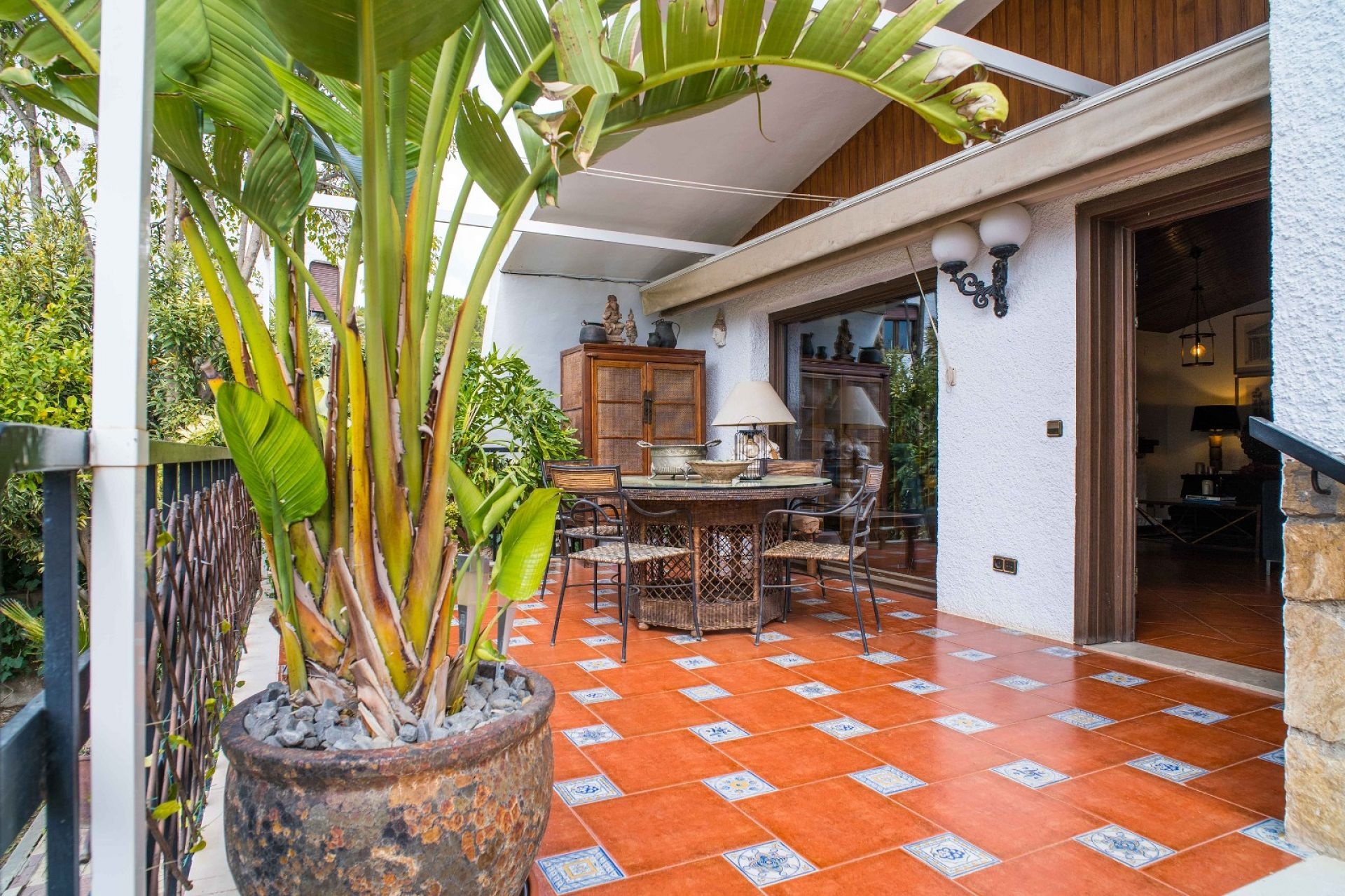 Resale - 4 Bedroom 3 Bathroom Villa in Petrer -  - Alicante