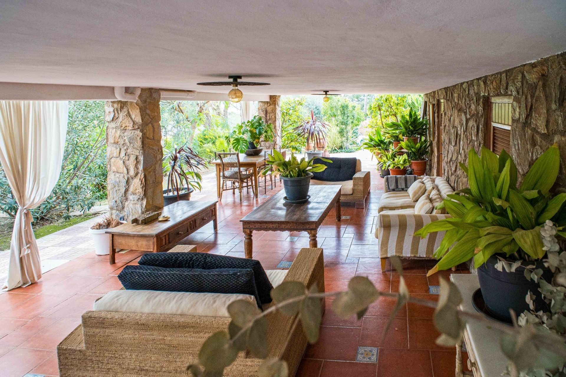 Resale - 4 Bedroom 3 Bathroom Villa in Petrer -  - Alicante