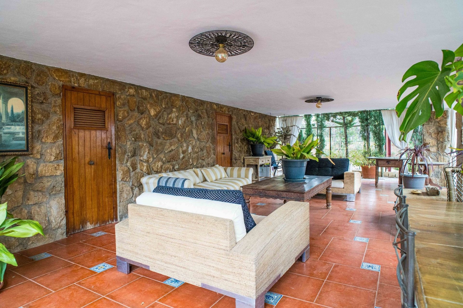 Resale - 4 Bedroom 3 Bathroom Villa in Petrer -  - Alicante