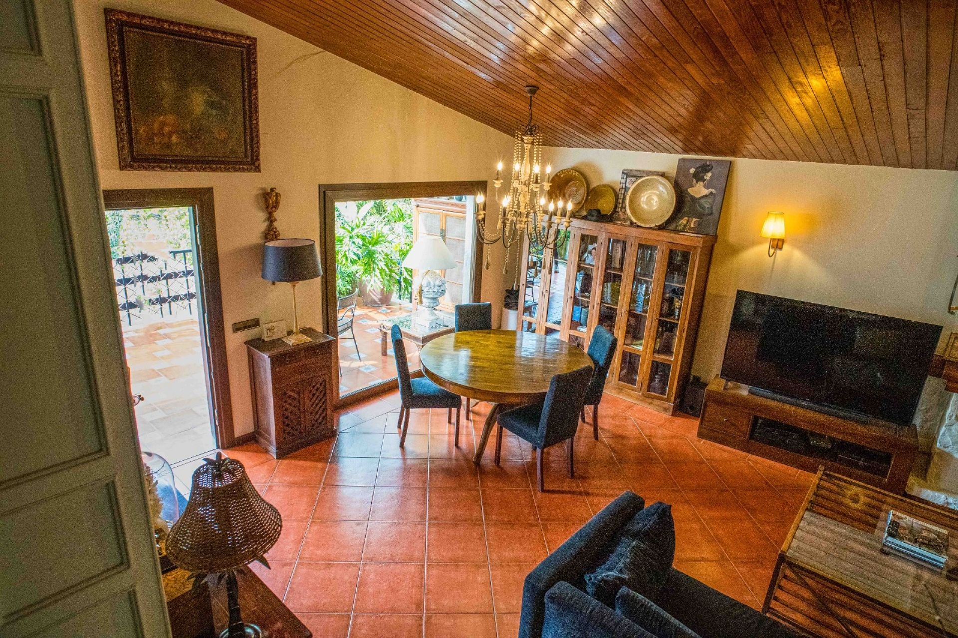 Resale - 4 Bedroom 3 Bathroom Villa in Petrer -  - Alicante