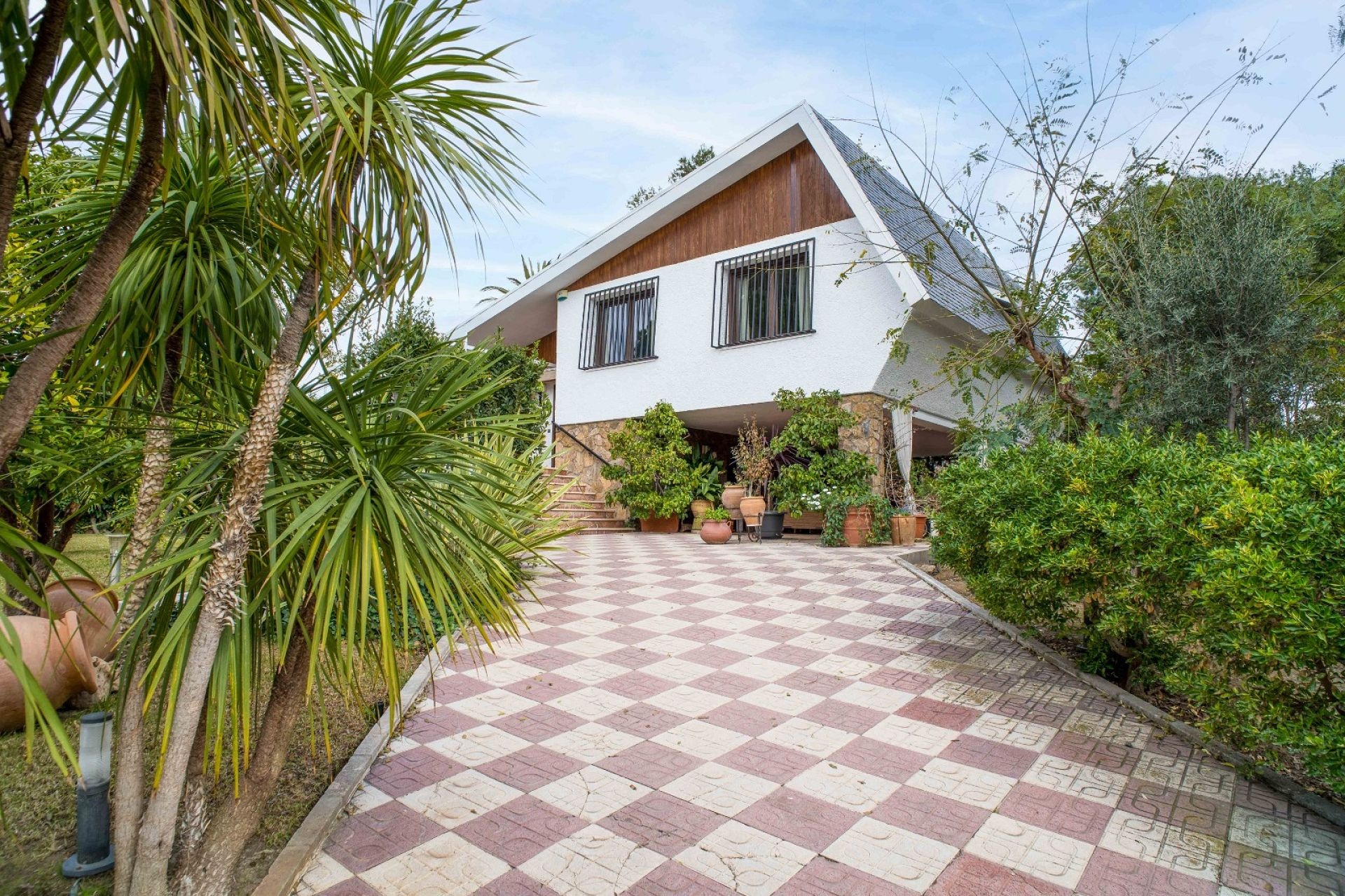 Resale - 4 Bedroom 3 Bathroom Villa in Petrer -  - Alicante