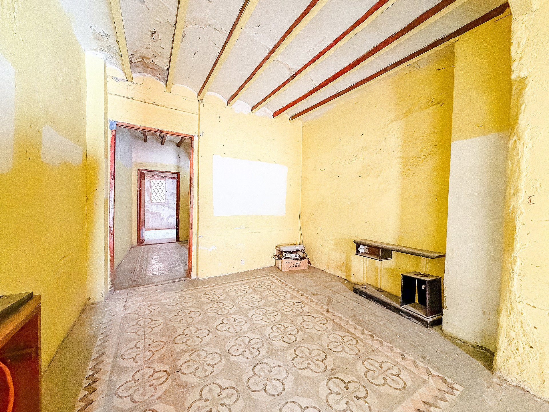 Resale - 6 Bedroom 1 Bathroom Townhouse in Yecla -  - Murcia