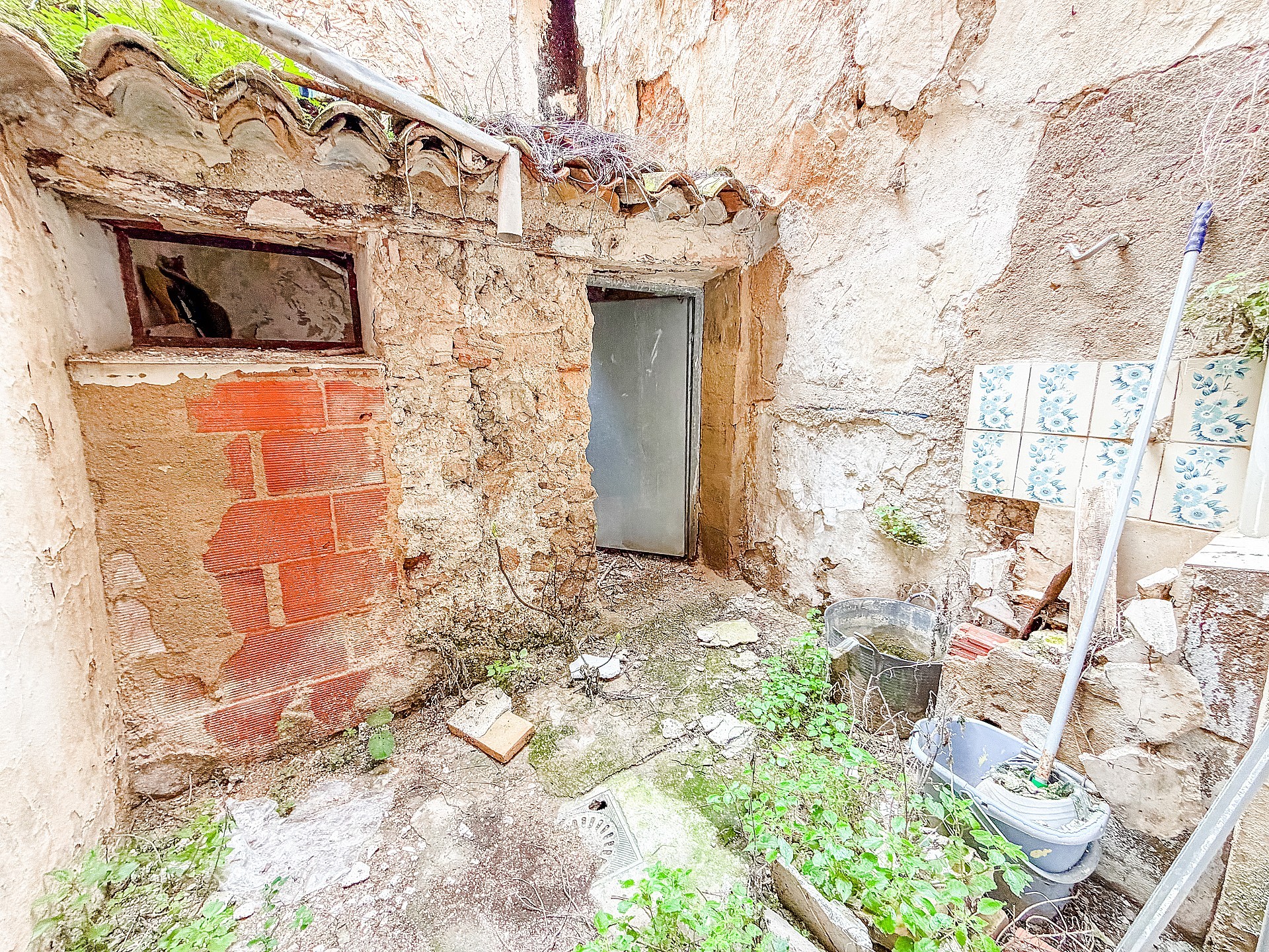 Resale - 6 Bedroom 1 Bathroom Townhouse in Yecla -  - Murcia