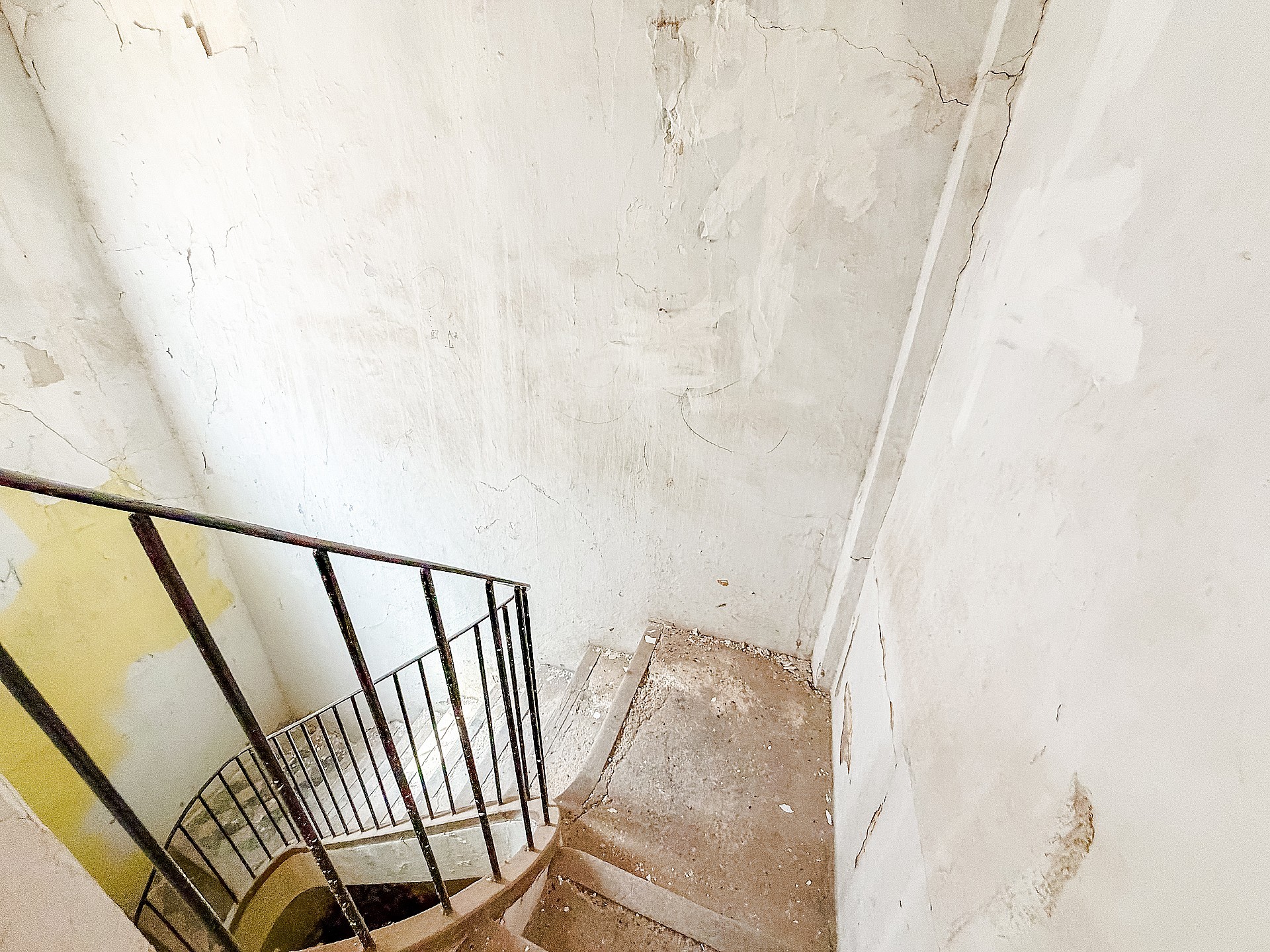 Resale - 6 Bedroom 1 Bathroom Townhouse in Yecla -  - Murcia