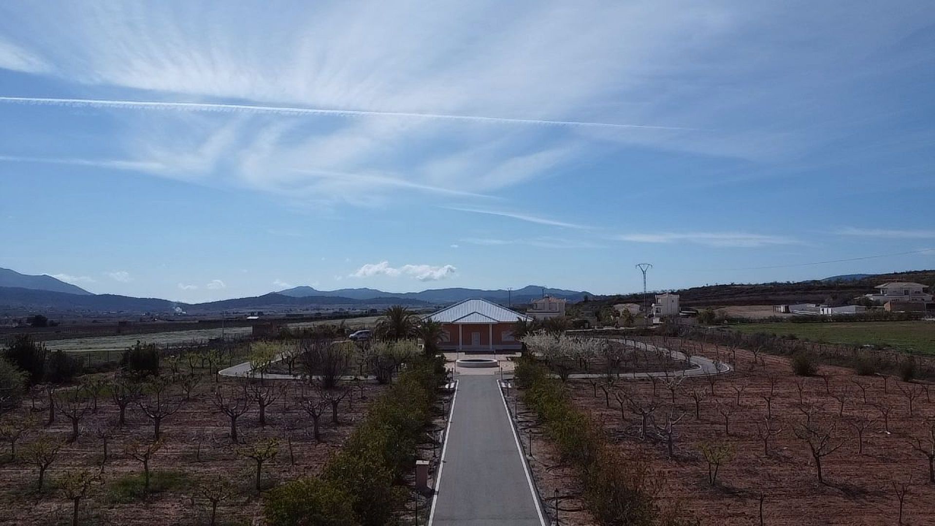 Resale - 4 Bedroom 4 Bathroom Villa in Pinoso -  - Alicante