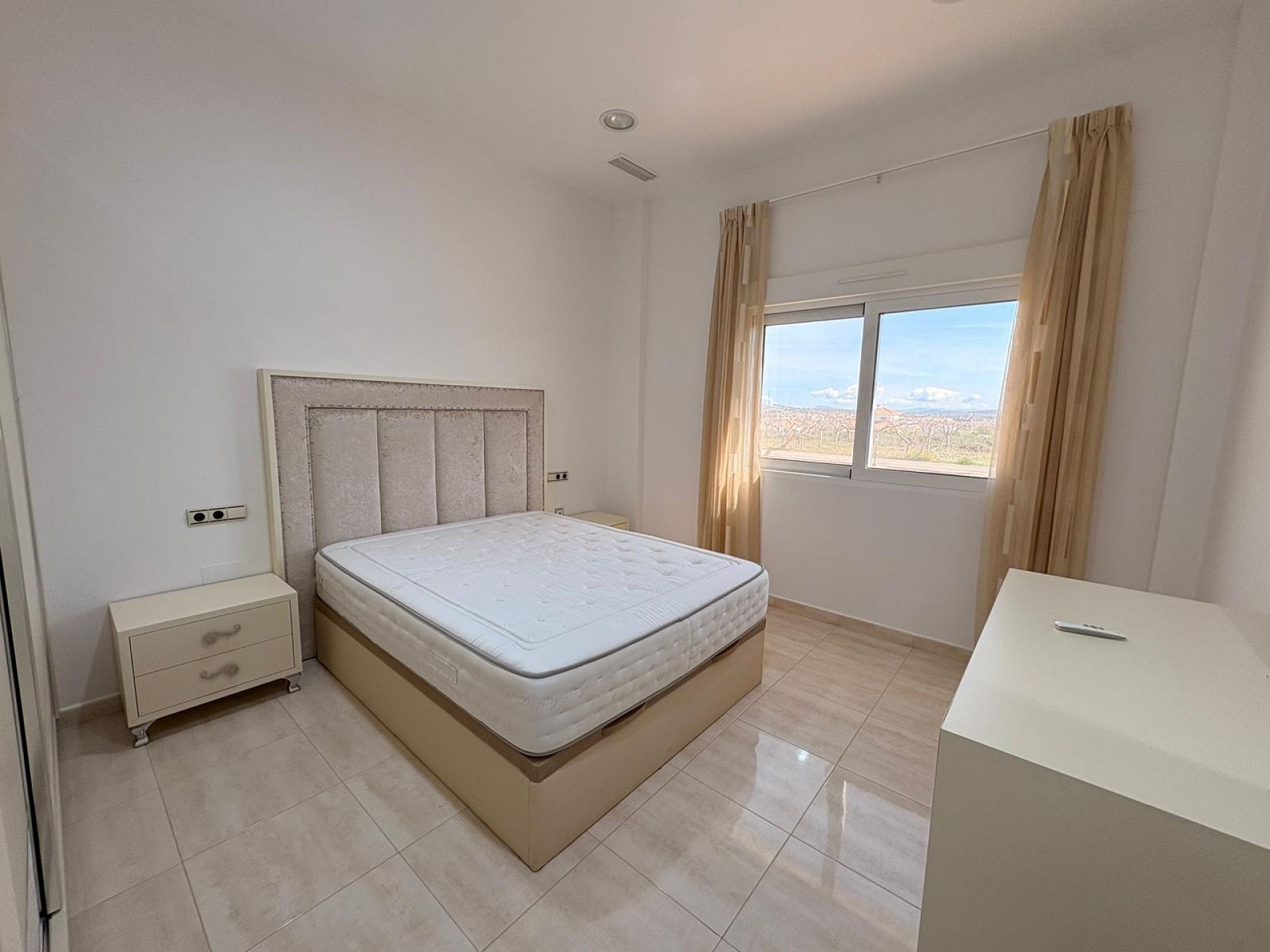 Resale - 4 Bedroom 4 Bathroom Villa in Pinoso -  - Alicante