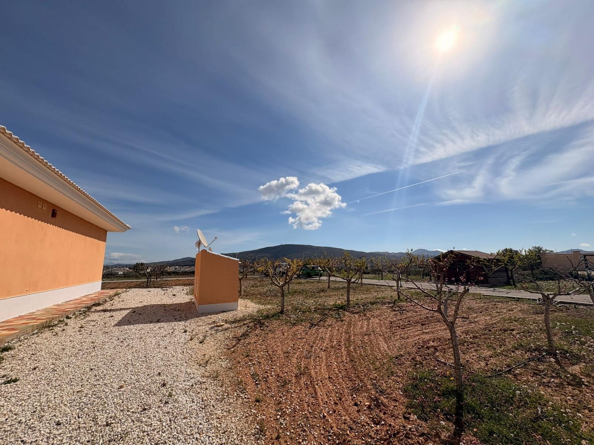 Resale - 4 Bedroom 4 Bathroom Villa in Pinoso -  - Alicante