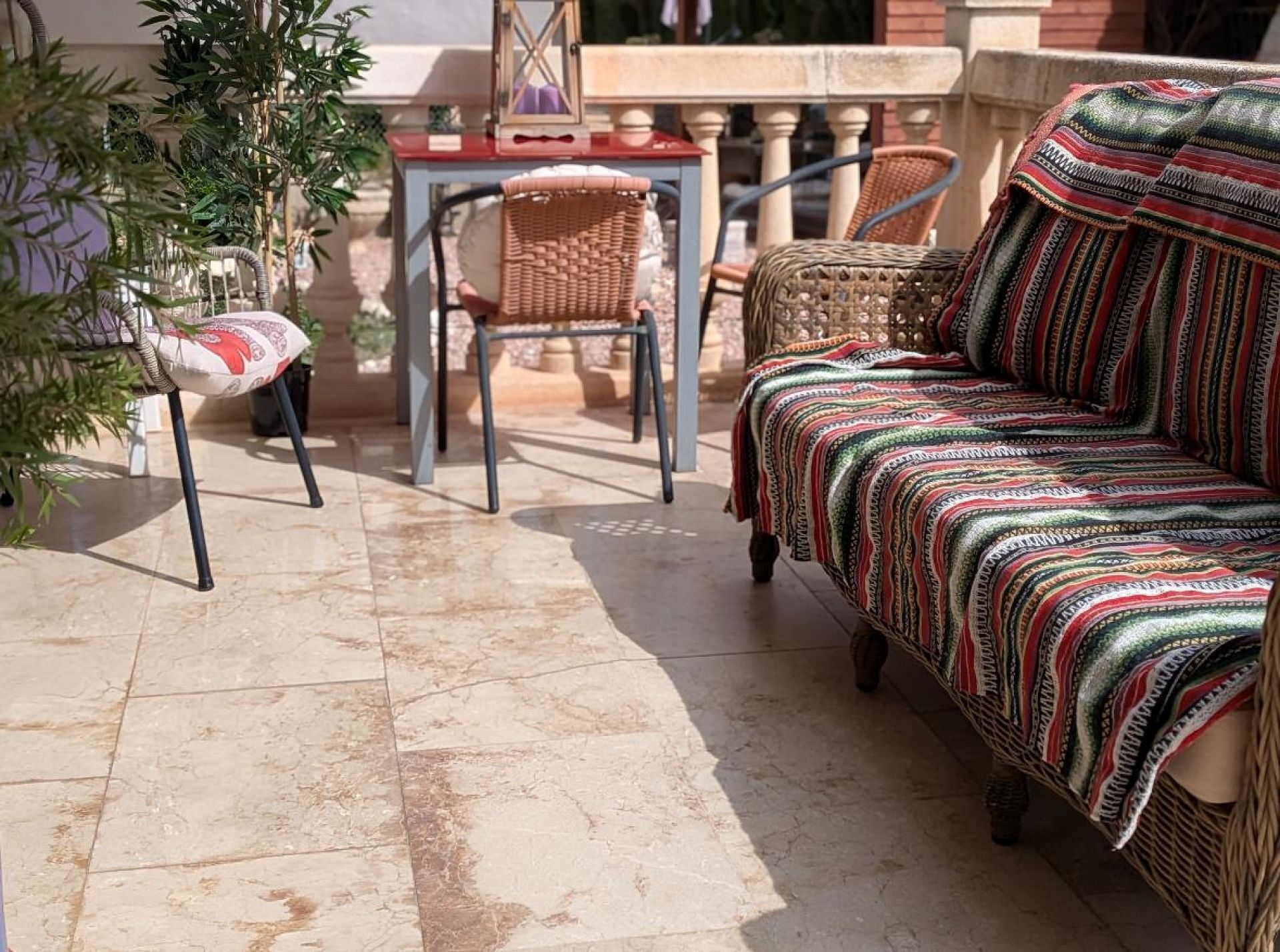Resale - 6 Bedroom 5 Bathroom Villa in Petrer -  - Alicante