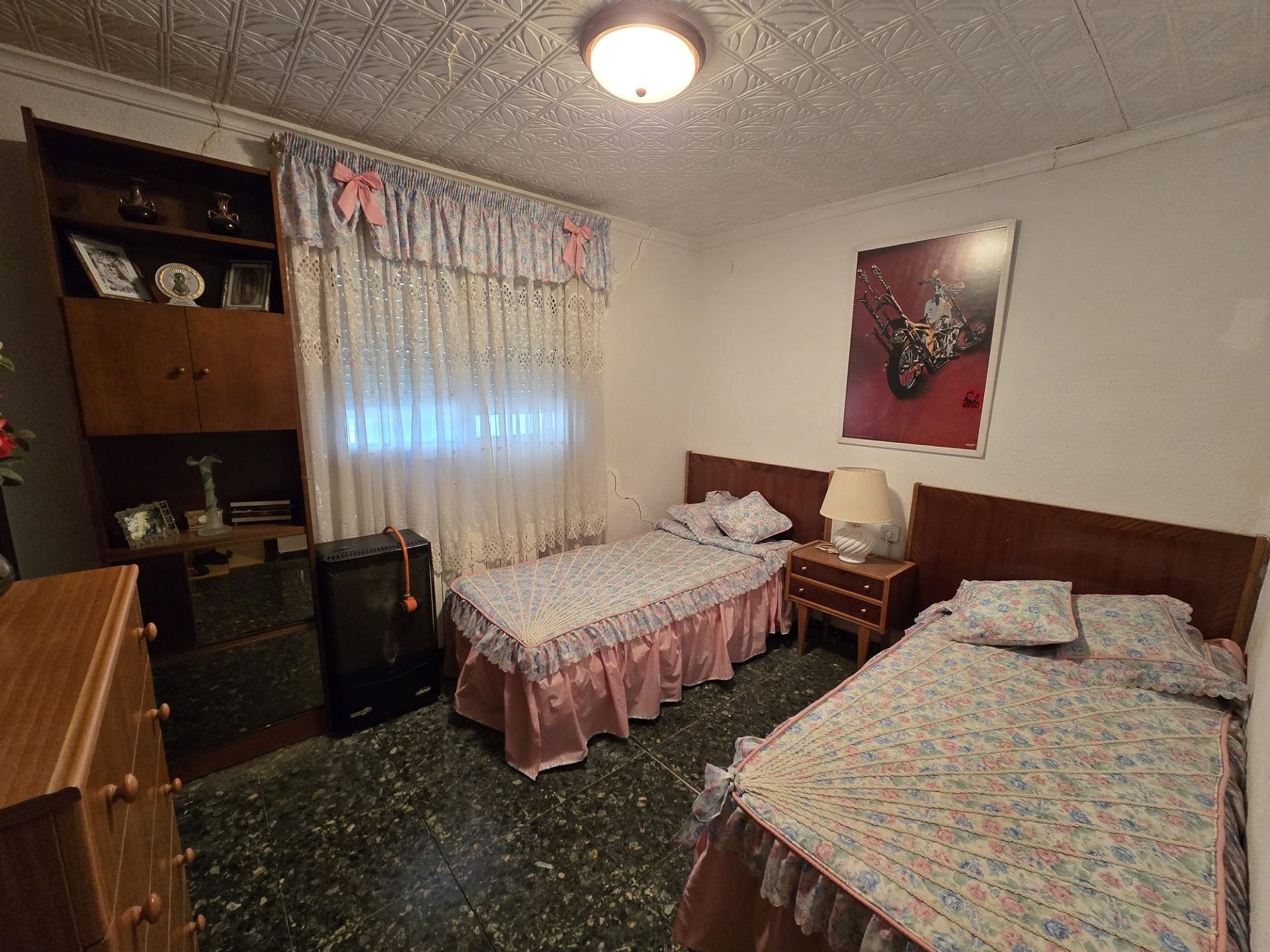 Resale - 7 Bedroom 3 Bathroom Villa in Villena -  - Alicante