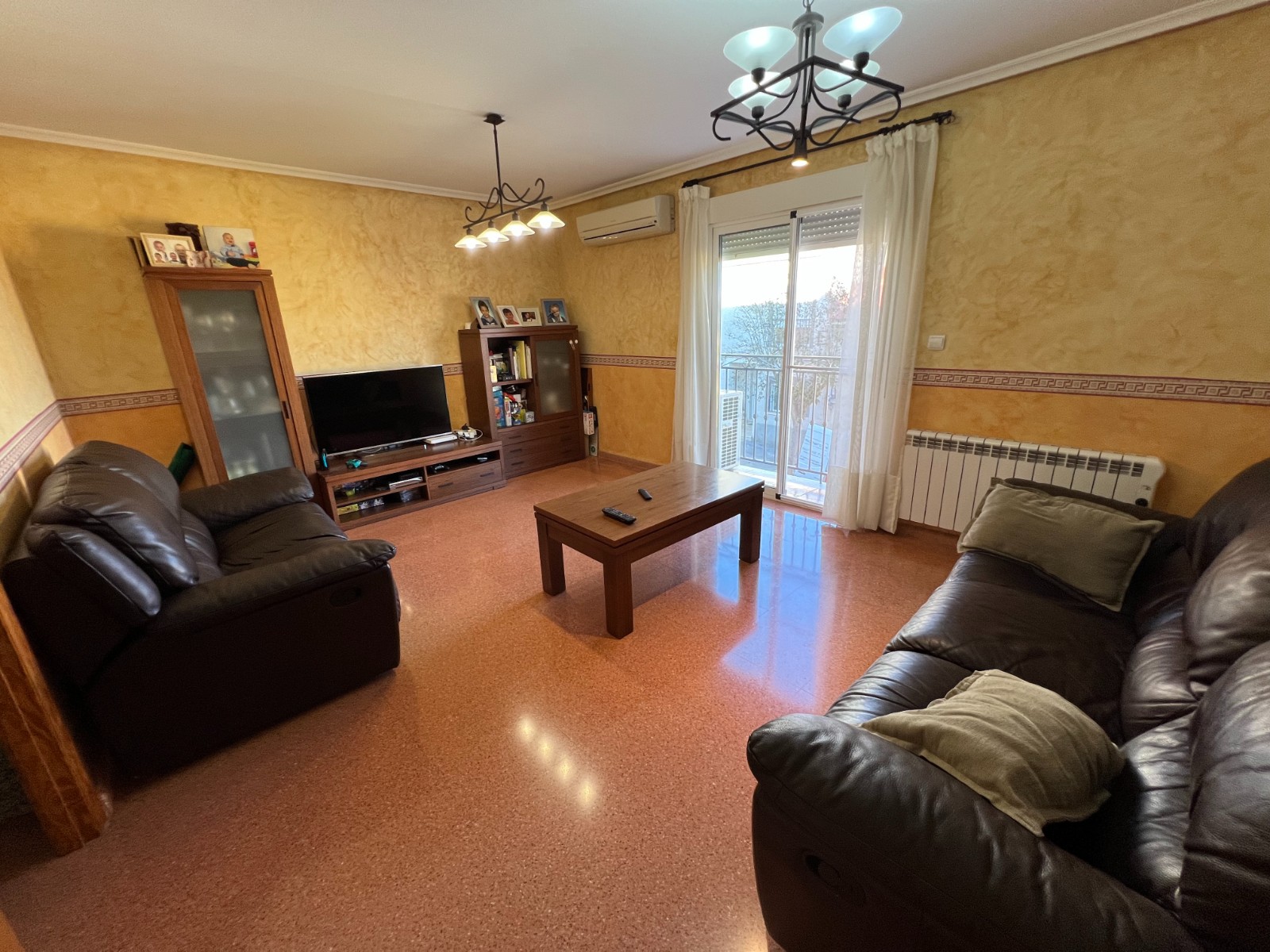 Resale - 3 Bedroom 2 Bathroom Townhouse in Hondón de las Nieves -  - Alicante