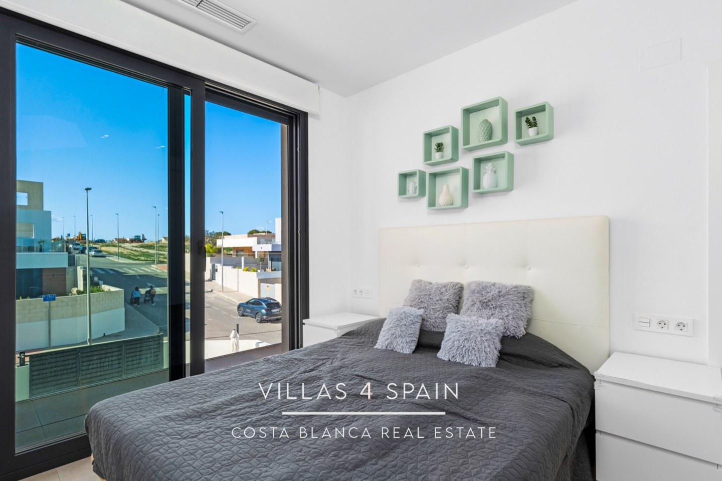 Resale - 4 bed 4 bath newly built villa with a private pool and guest house in Benijofar, Alicante - calle rbla - Alicante