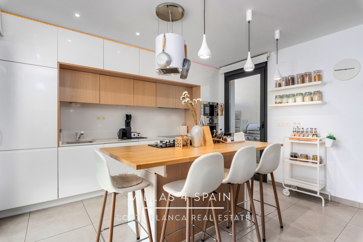 Resale - 4 bed 4 bath newly built villa with a private pool and guest house in Benijofar, Alicante - calle rbla - Alicante