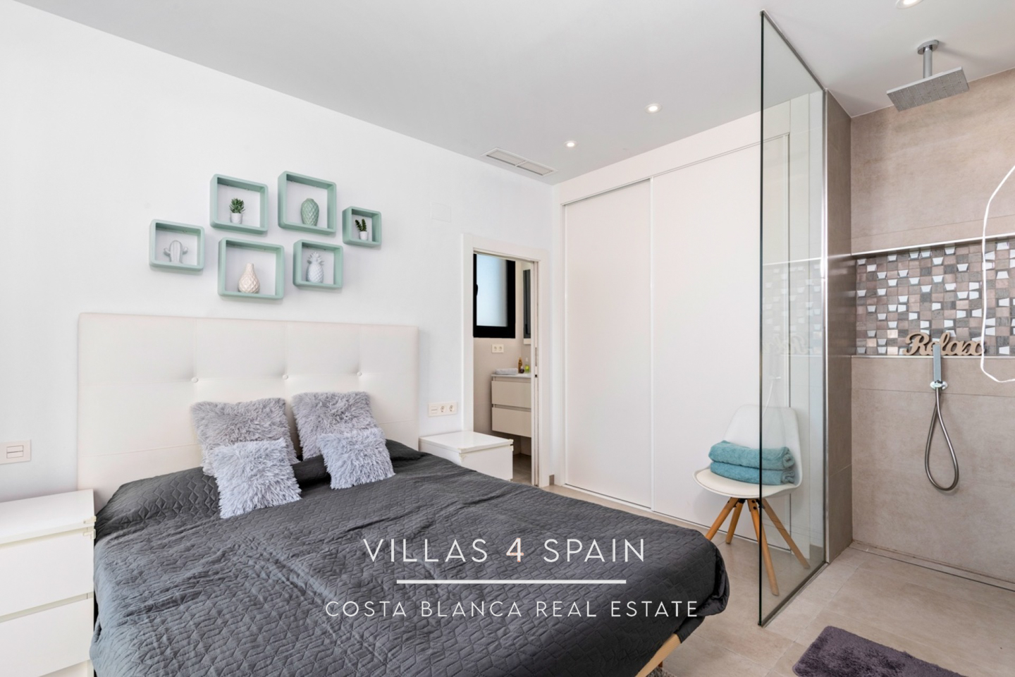 Resale - 4 bed 4 bath newly built villa with a private pool and guest house in Benijofar, Alicante - calle rbla - Alicante