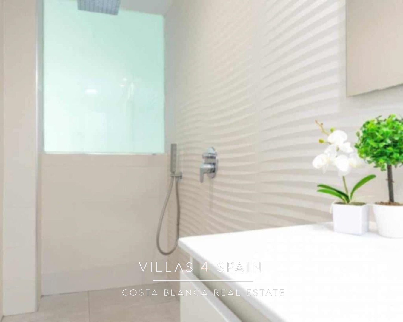 Resale - 4 bed 4 bath newly built villa with a private pool and guest house in Benijofar, Alicante - calle rbla - Alicante