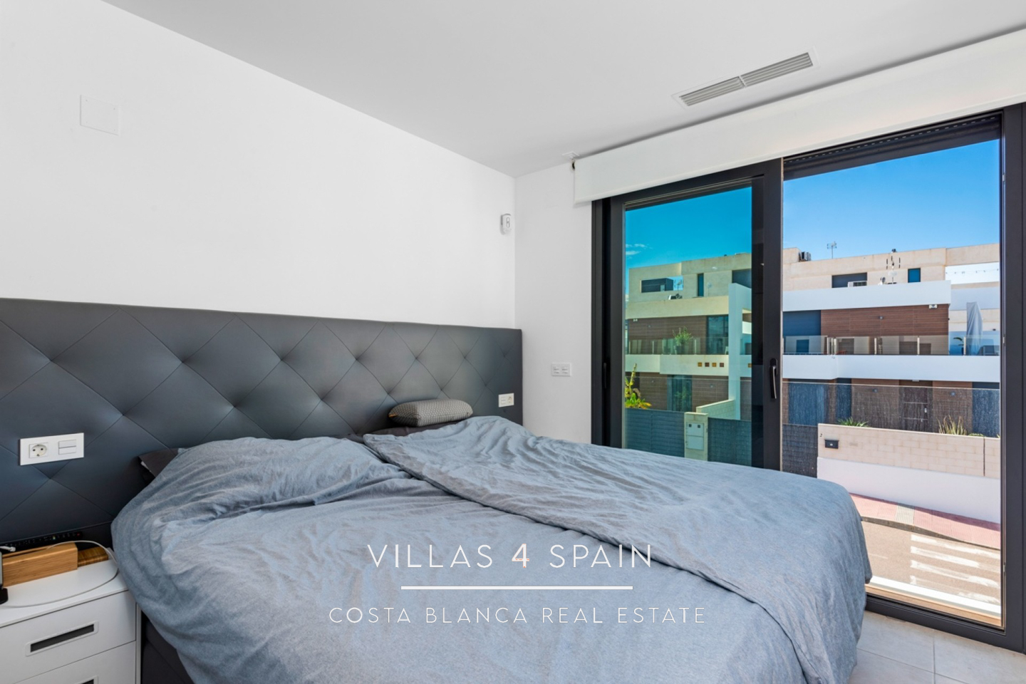 Resale - 4 bed 4 bath newly built villa with a private pool and guest house in Benijofar, Alicante - calle rbla - Alicante