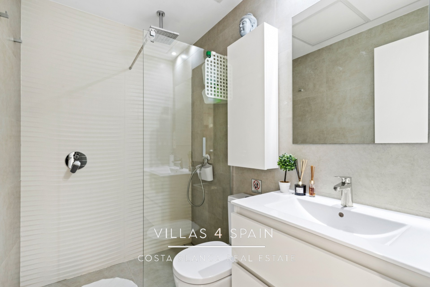 Resale - 4 bed 4 bath newly built villa with a private pool and guest house in Benijofar, Alicante - calle rbla - Alicante