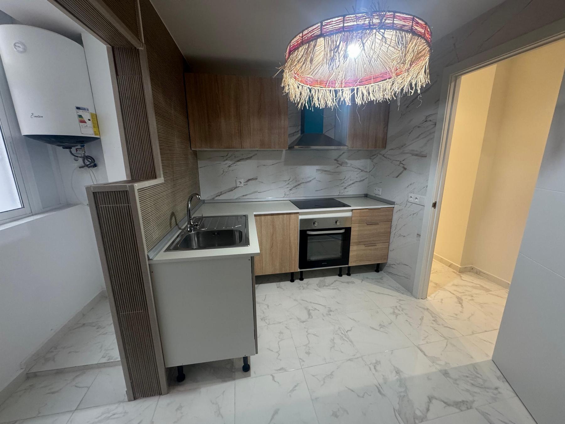 Resale - 3 Bedroom 3 Bathroom  in Torrevieja - Muelle Pesquero - Alicante
