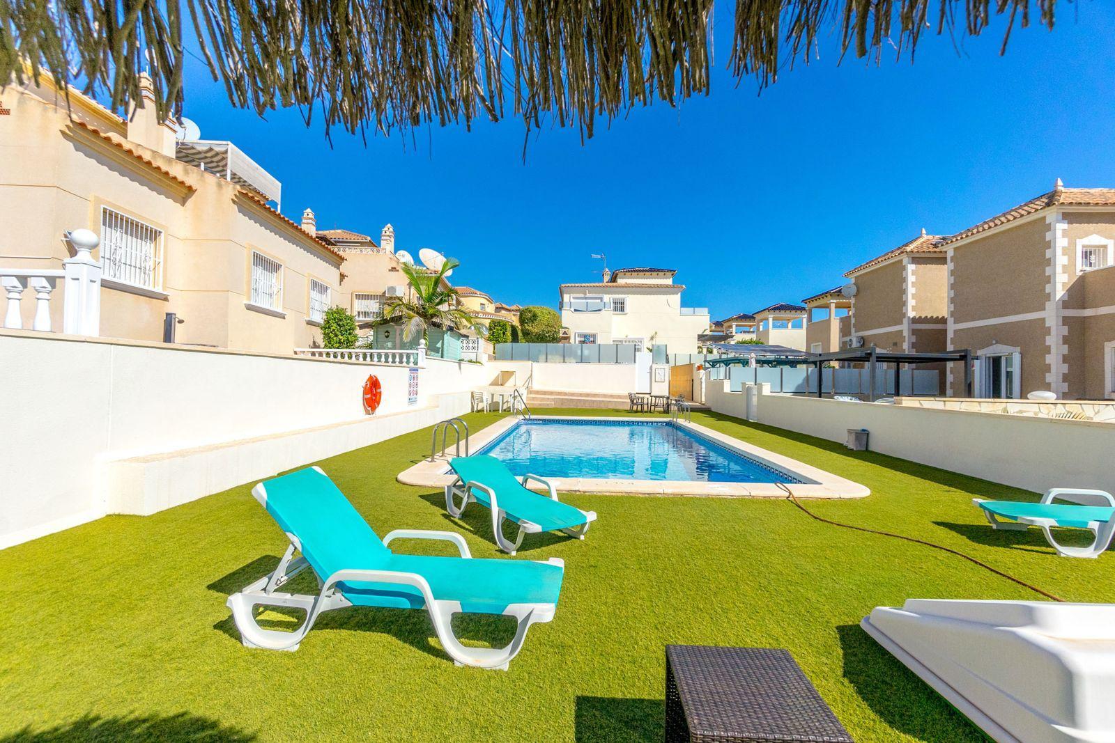 Resale - 3 Bedroom 2 Bathroom  in Orihuela Costa - Las Filipinas - Alicante