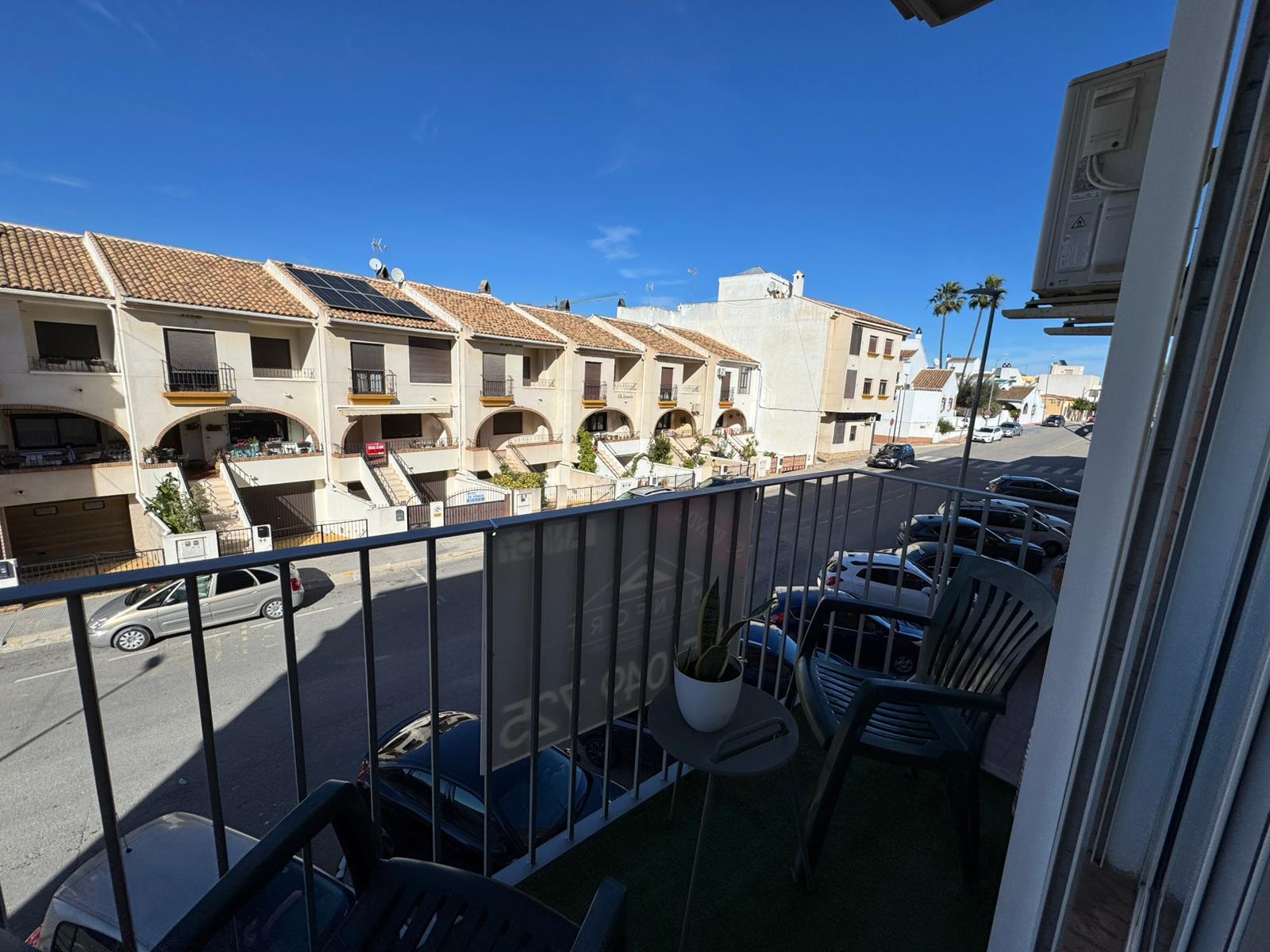 Resale - 3 Bedroom 2 Bathroom  in San Miguel de Salinas - San Miguel de Salinas - Alicante
