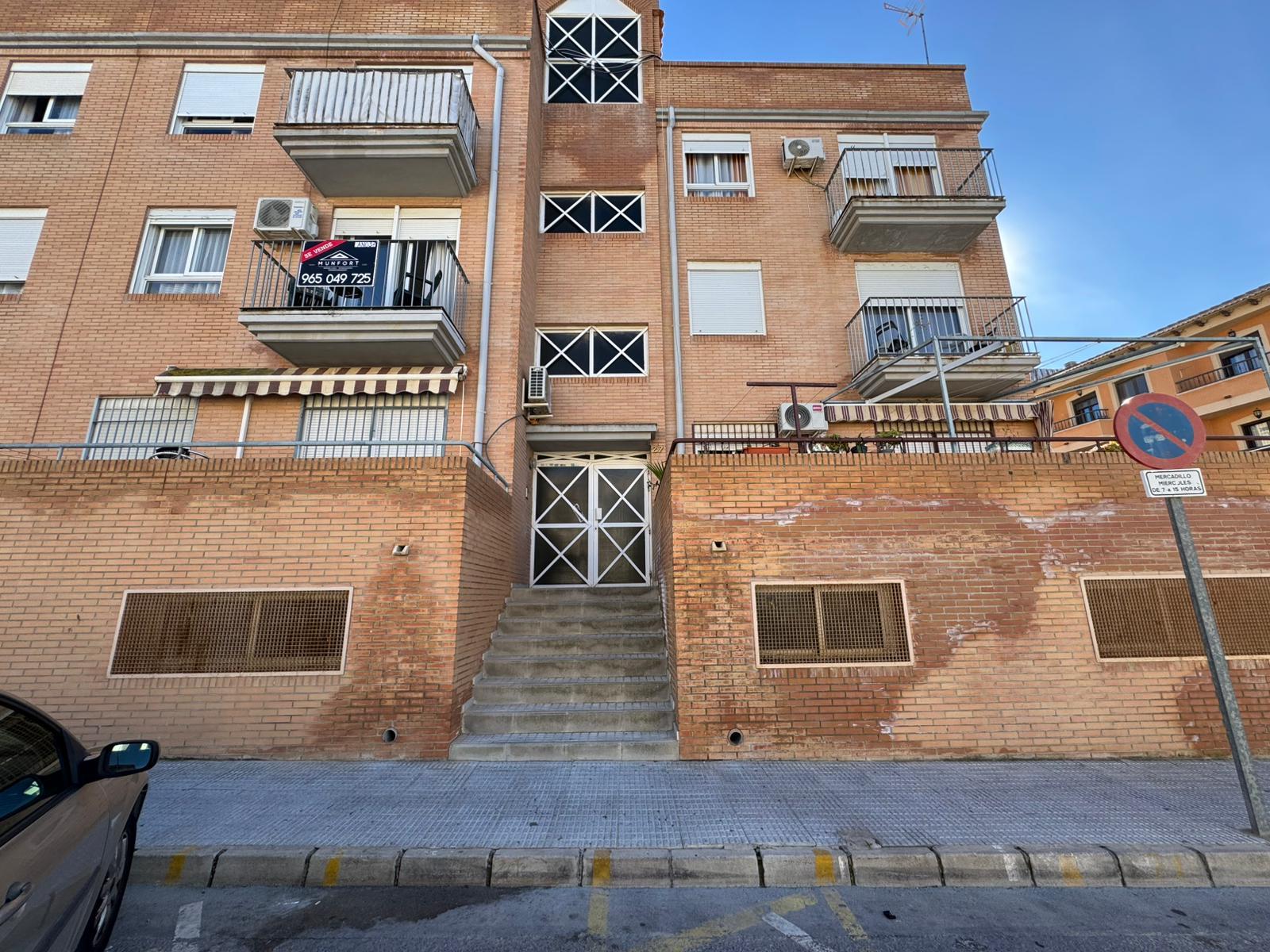 Resale - 3 Bedroom 2 Bathroom  in San Miguel de Salinas - San Miguel de Salinas - Alicante