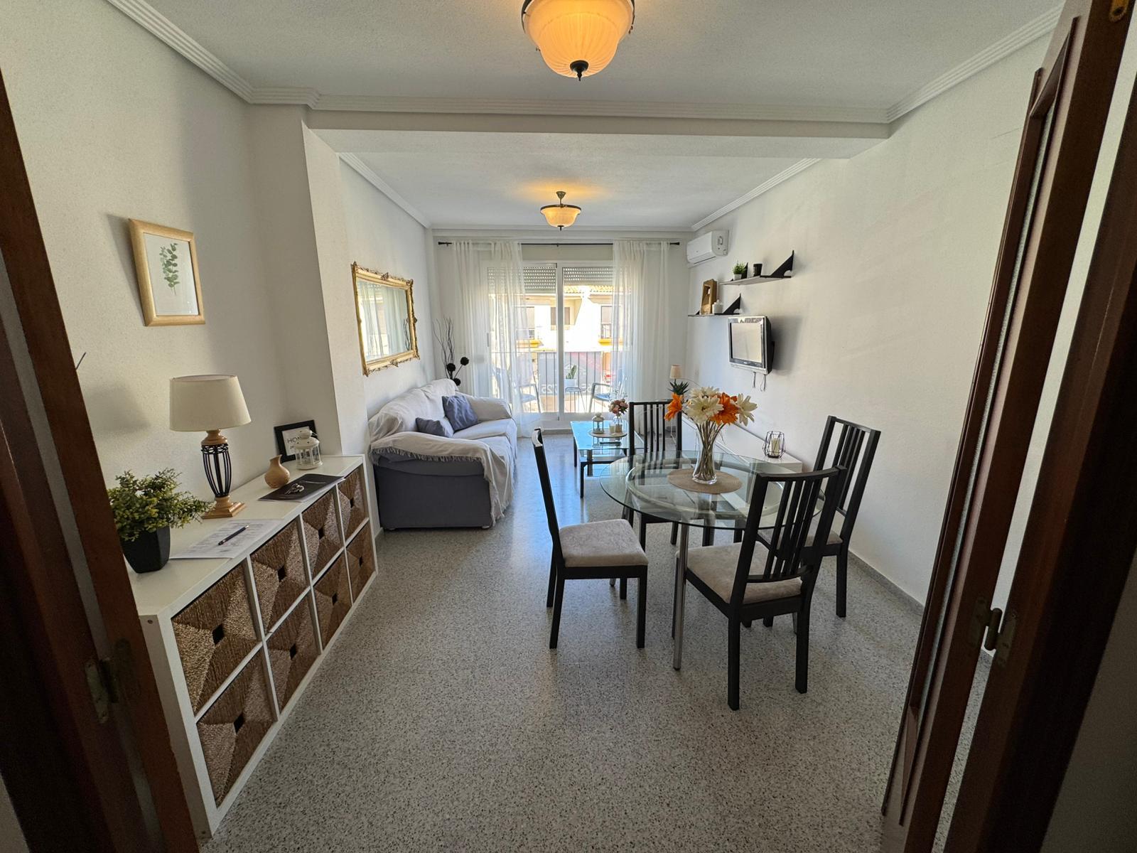 Resale - 3 Bedroom 2 Bathroom  in San Miguel de Salinas - San Miguel de Salinas - Alicante