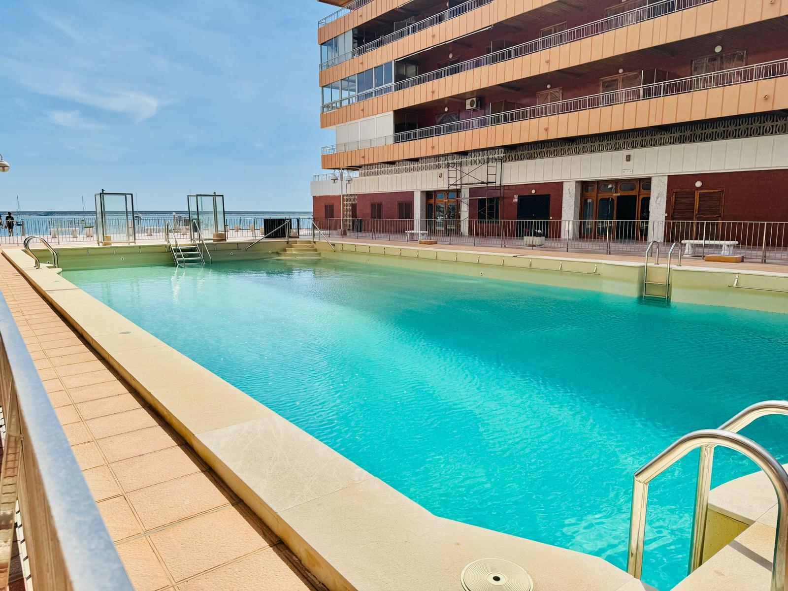 Resale - 3 Bedroom 2 Bathroom  in Torrevieja - Playa del Acequión - Alicante