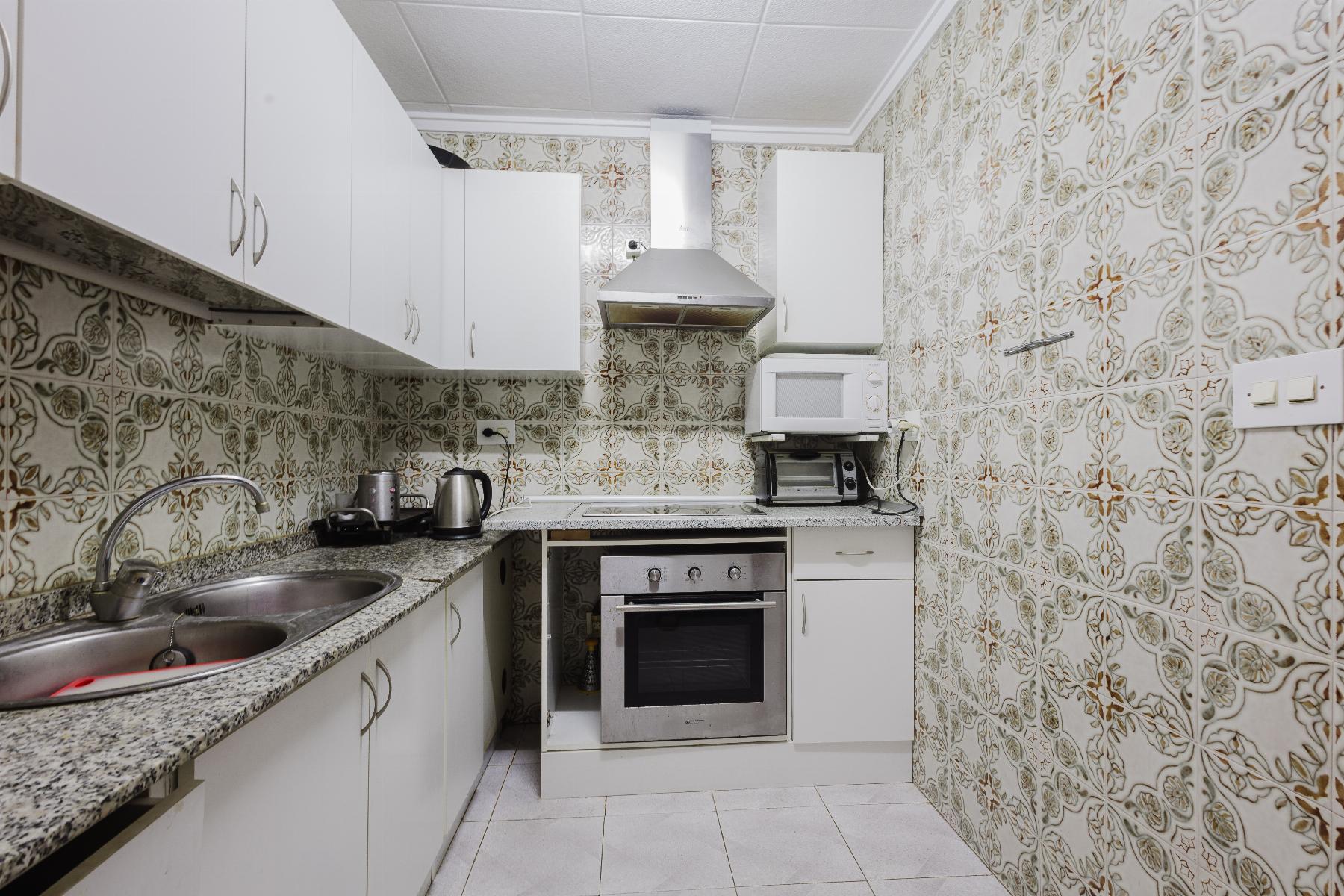 Resale - 3 Bedroom 2 Bathroom  in Torrevieja - Playa del Acequión - Alicante