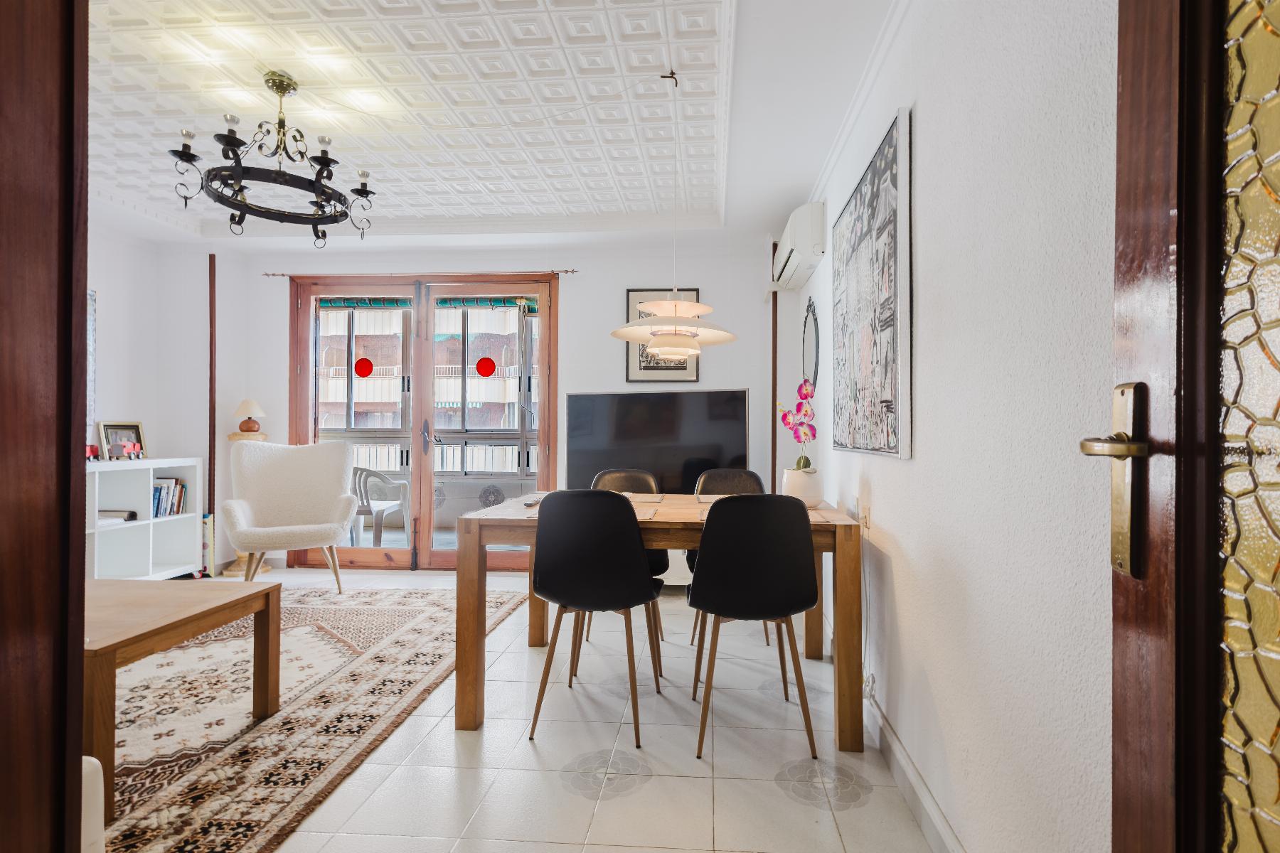 Resale - 3 Bedroom 2 Bathroom  in Torrevieja - Playa del Acequión - Alicante