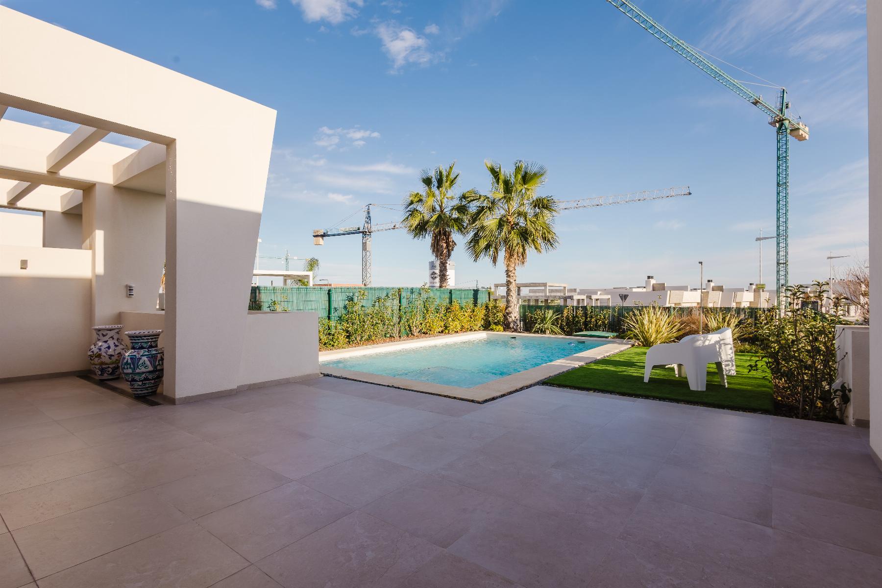 Resale - 4 Bedroom 4 Bathroom  in Algorfa - Campo de Golf - Algorfa - Alicante