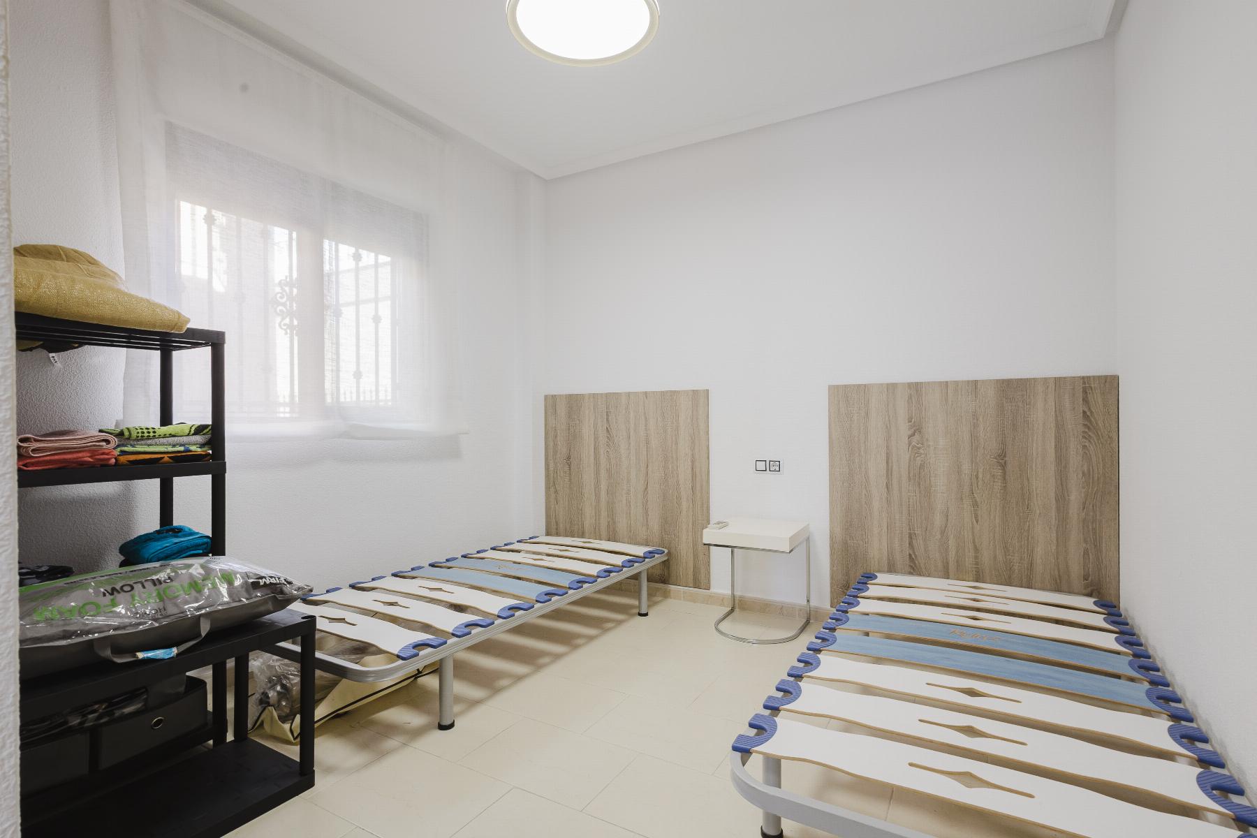 Resale - 2 Bedroom 2 Bathroom  in Torrevieja - Aguas Nuevas - Alicante