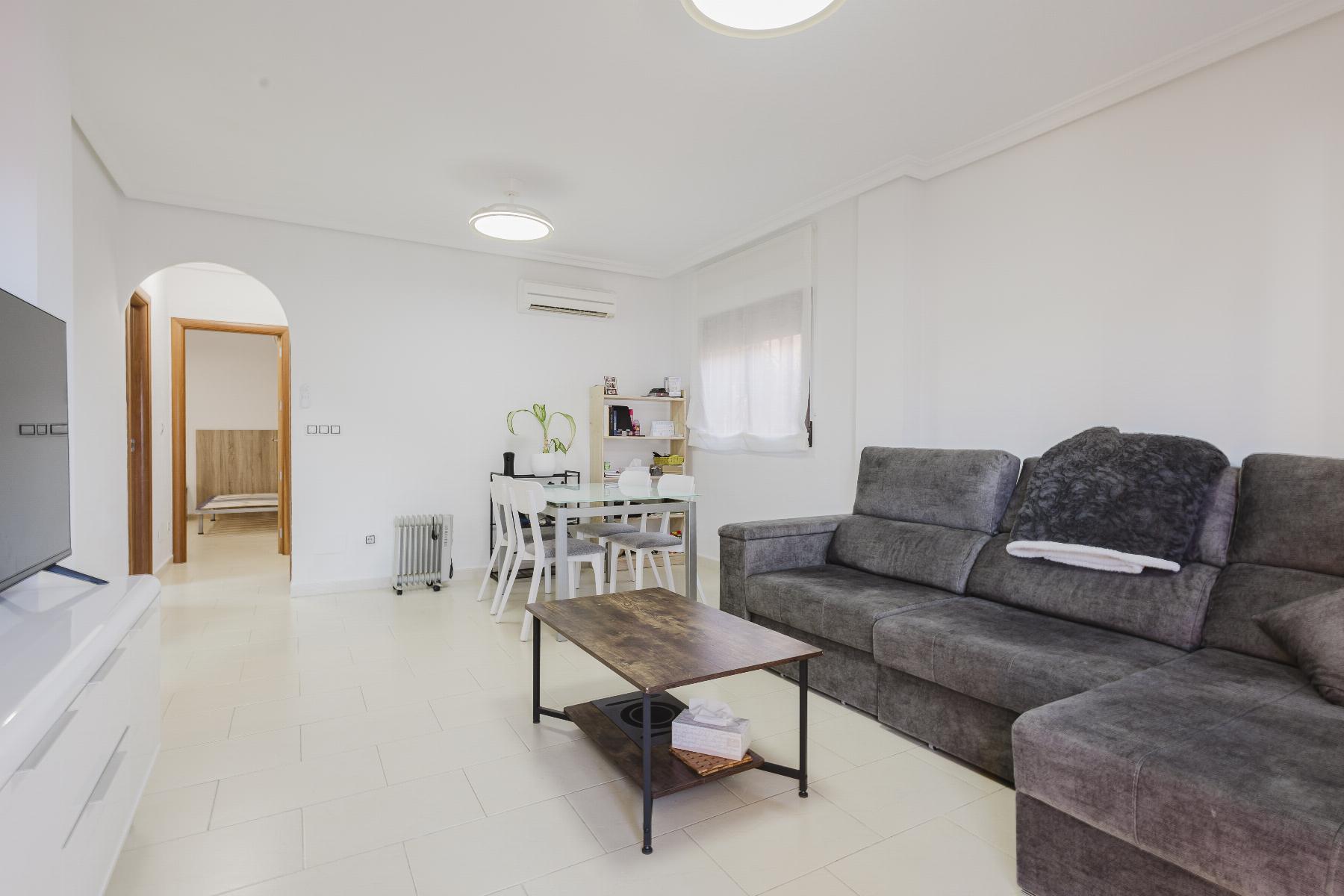 Resale - 2 Bedroom 2 Bathroom  in Torrevieja - Aguas Nuevas - Alicante