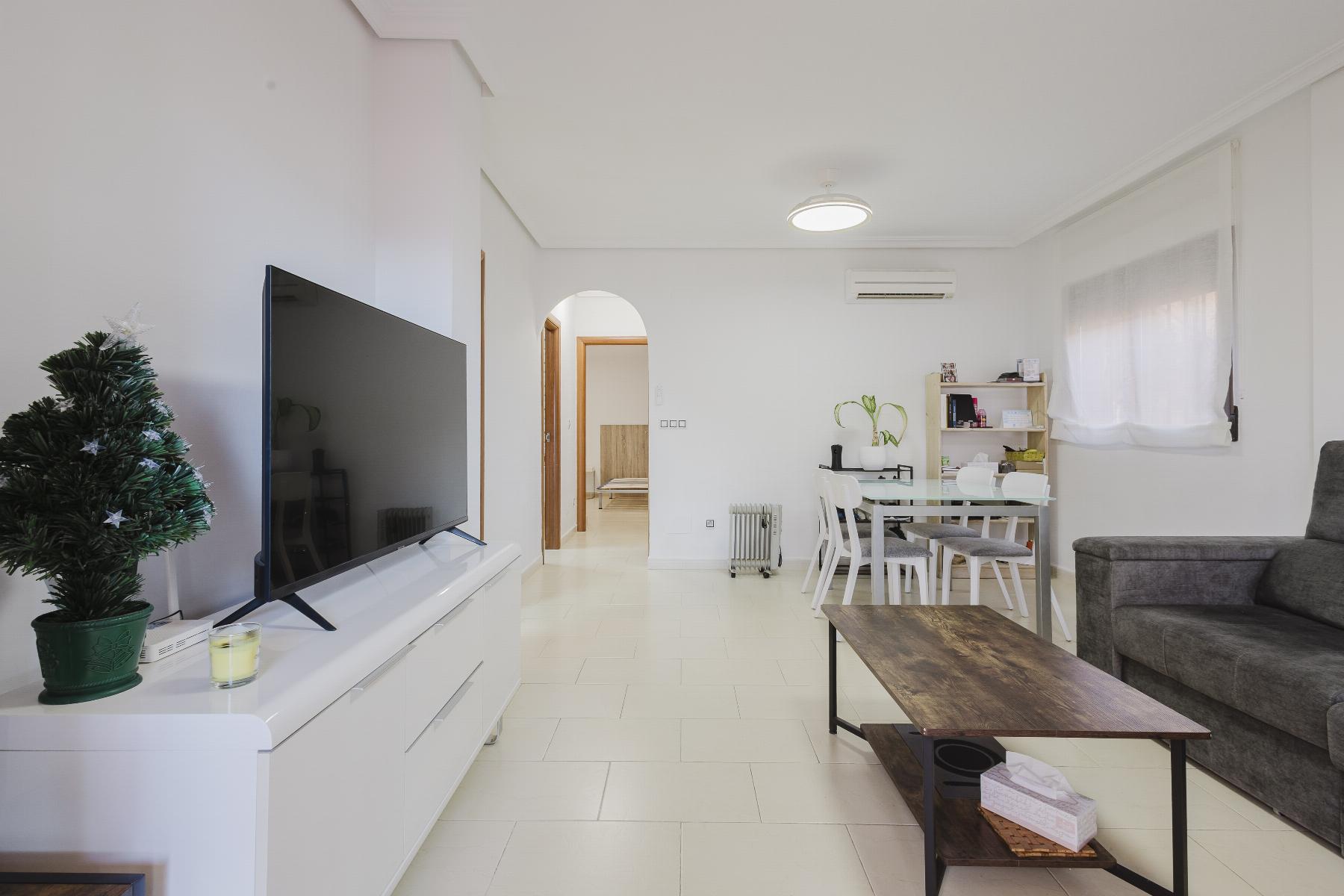 Resale - 2 Bedroom 2 Bathroom  in Torrevieja - Aguas Nuevas - Alicante
