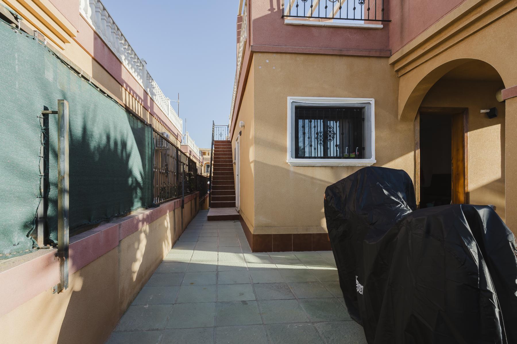 Resale - 2 Bedroom 2 Bathroom  in Torrevieja - Aguas Nuevas - Alicante