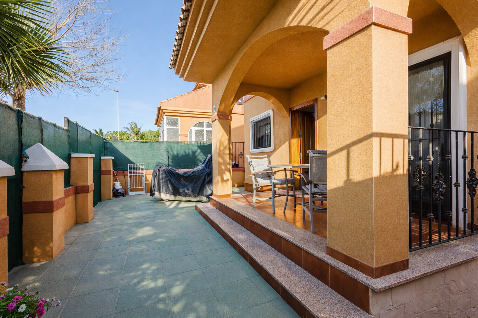 Resale - 2 Bedroom 2 Bathroom  in Torrevieja - Aguas Nuevas - Alicante
