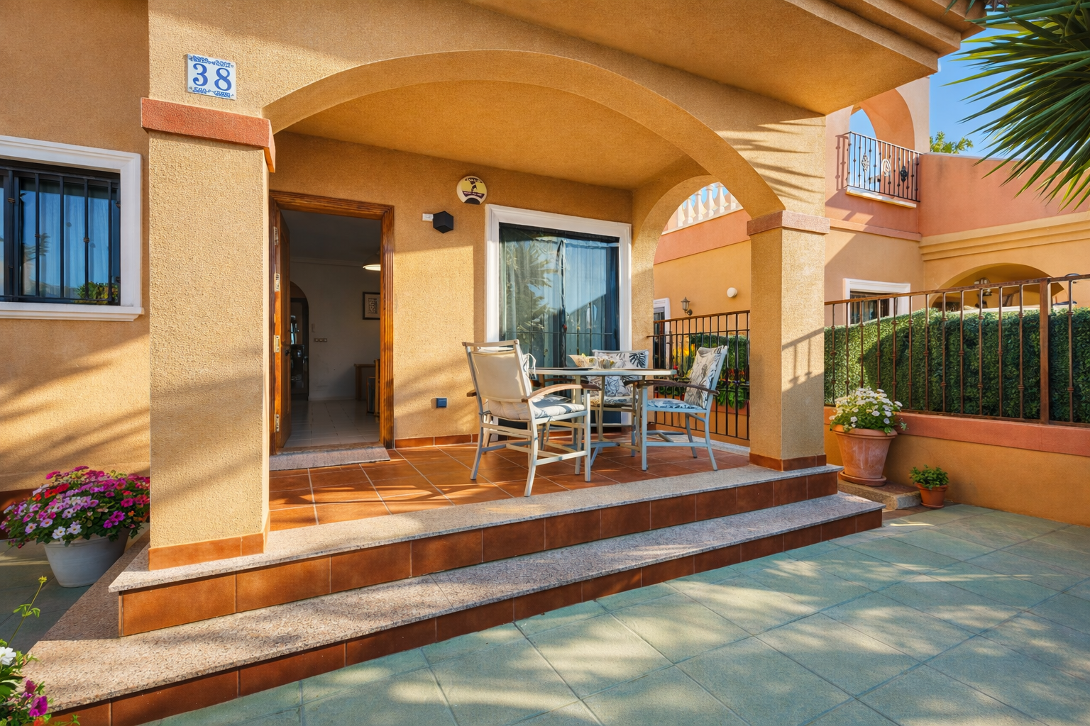 Resale - 2 Bedroom 2 Bathroom  in Torrevieja - Aguas Nuevas - Alicante