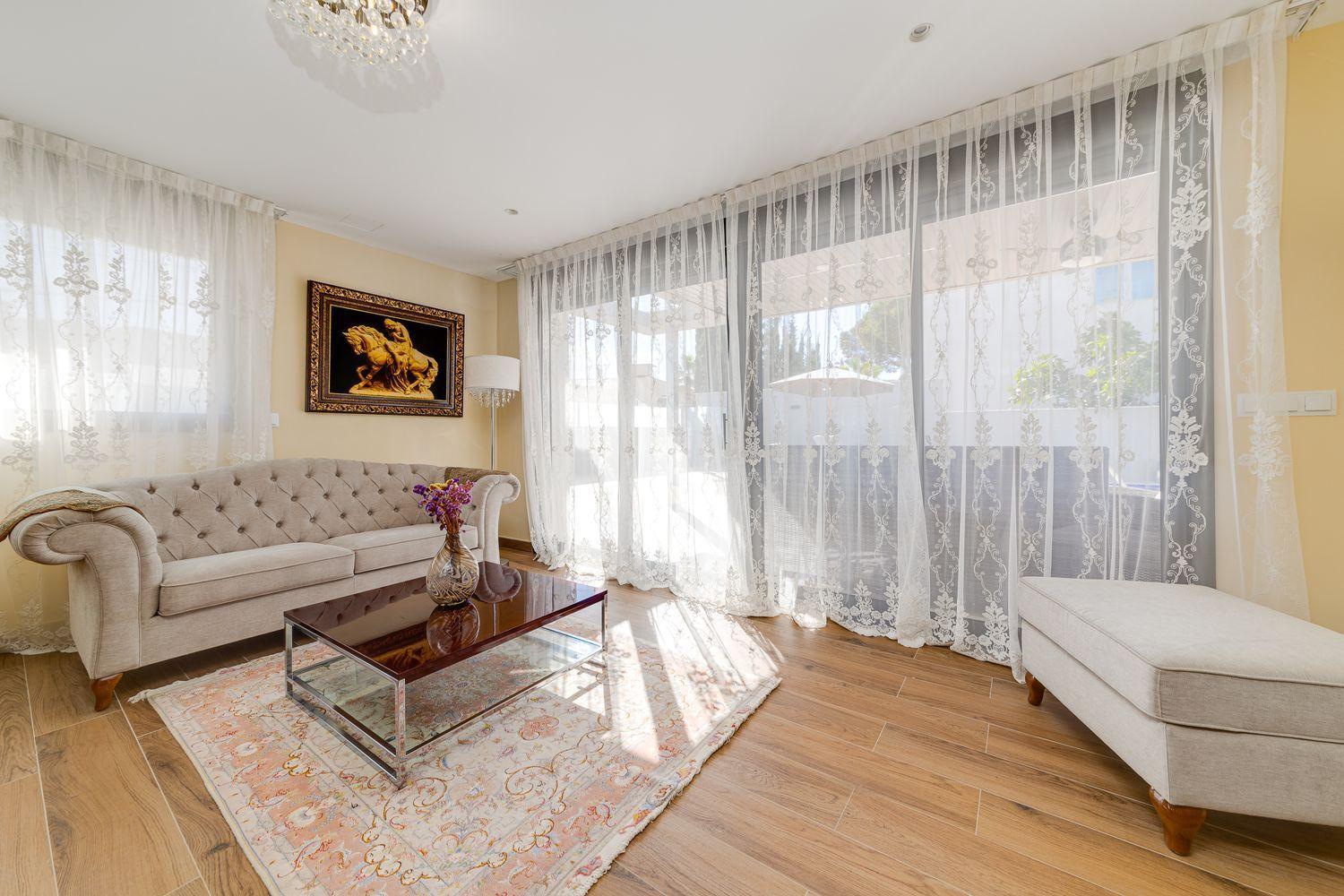 Resale - 3 Bedroom 4 Bathroom  in Torrevieja - Los Balcones - Alicante