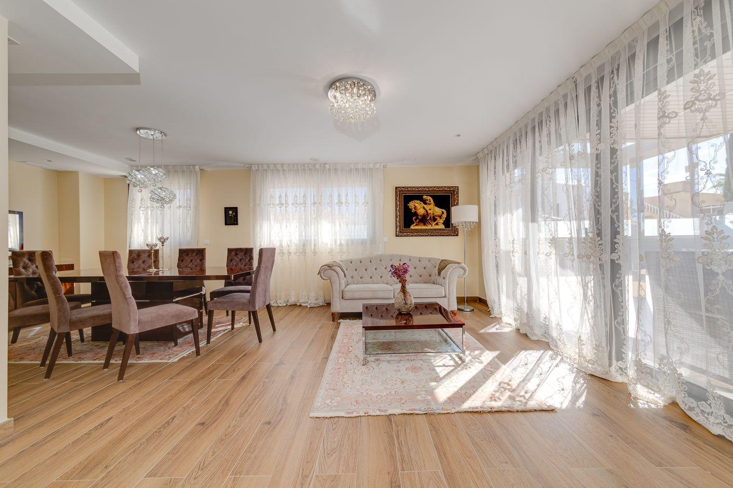 Resale - 3 Bedroom 4 Bathroom  in Torrevieja - Los Balcones - Alicante