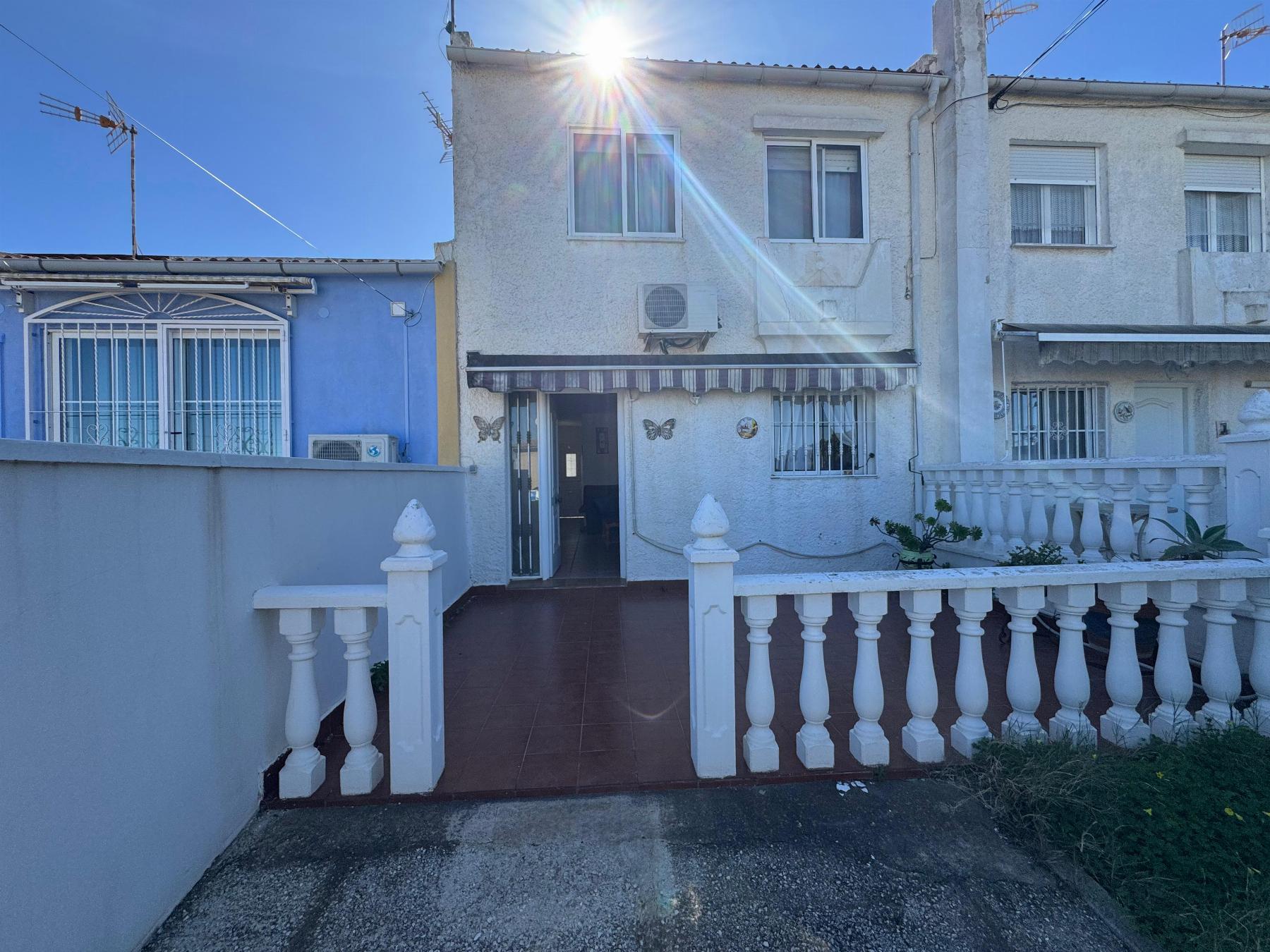 Resale - 3 Bedroom 2 Bathroom  in Torrevieja - Los Balcones - Alicante