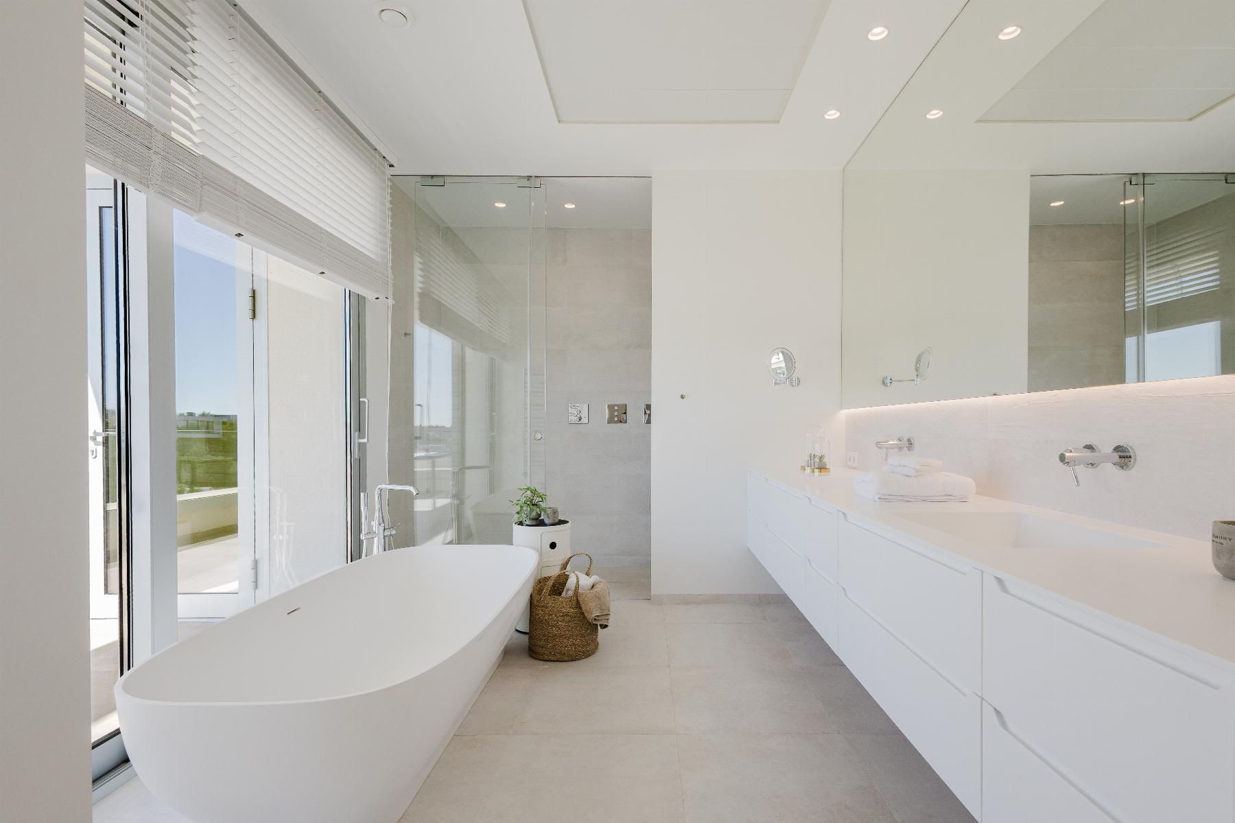 Resale - 5 Bedroom 6 Bathroom  in Orihuela Costa - Las Colinas Golf - Alicante