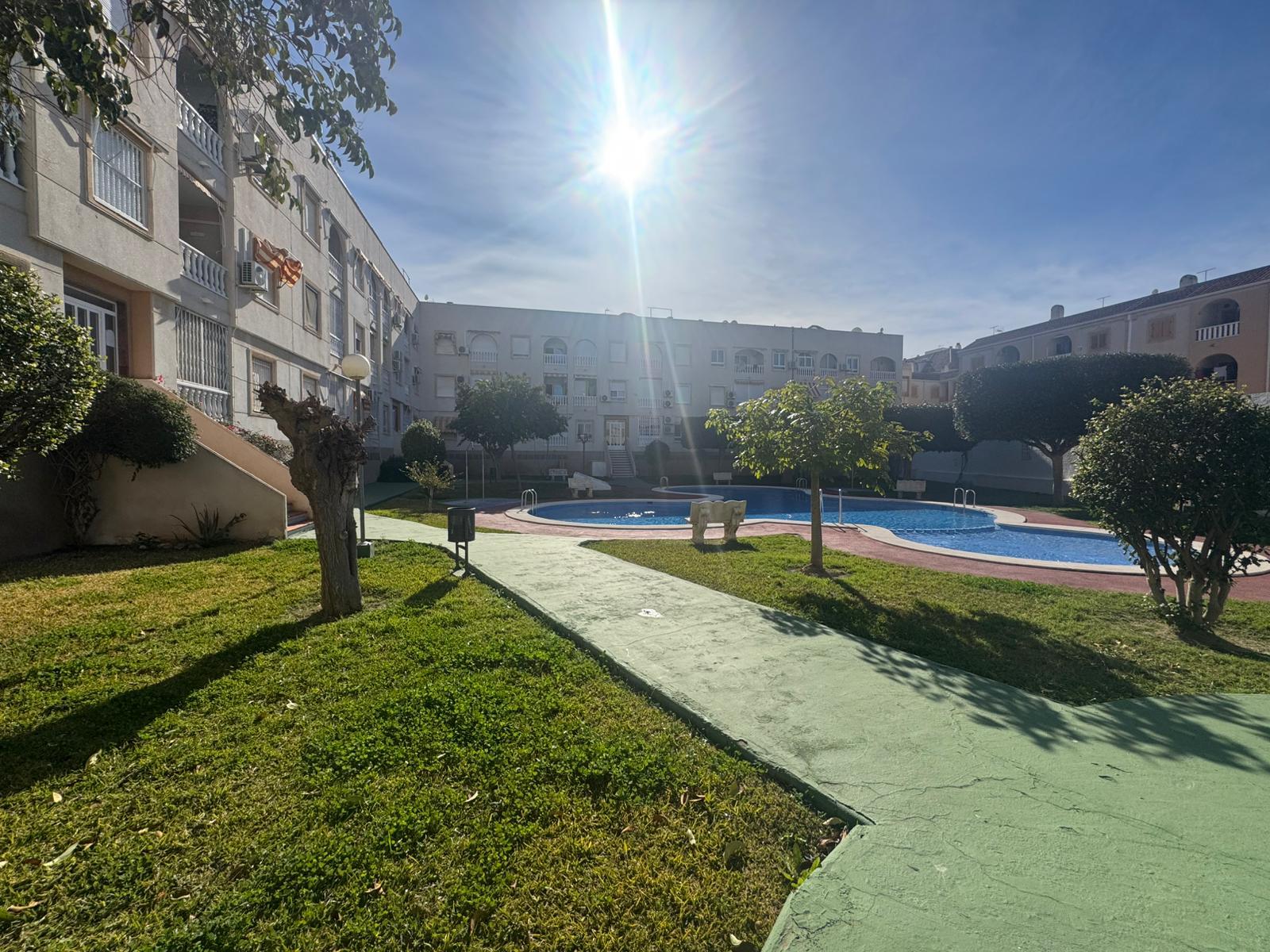 Resale - 2 Bedroom 1 Bathroom  in Torrevieja - Playa del Acequión - Alicante