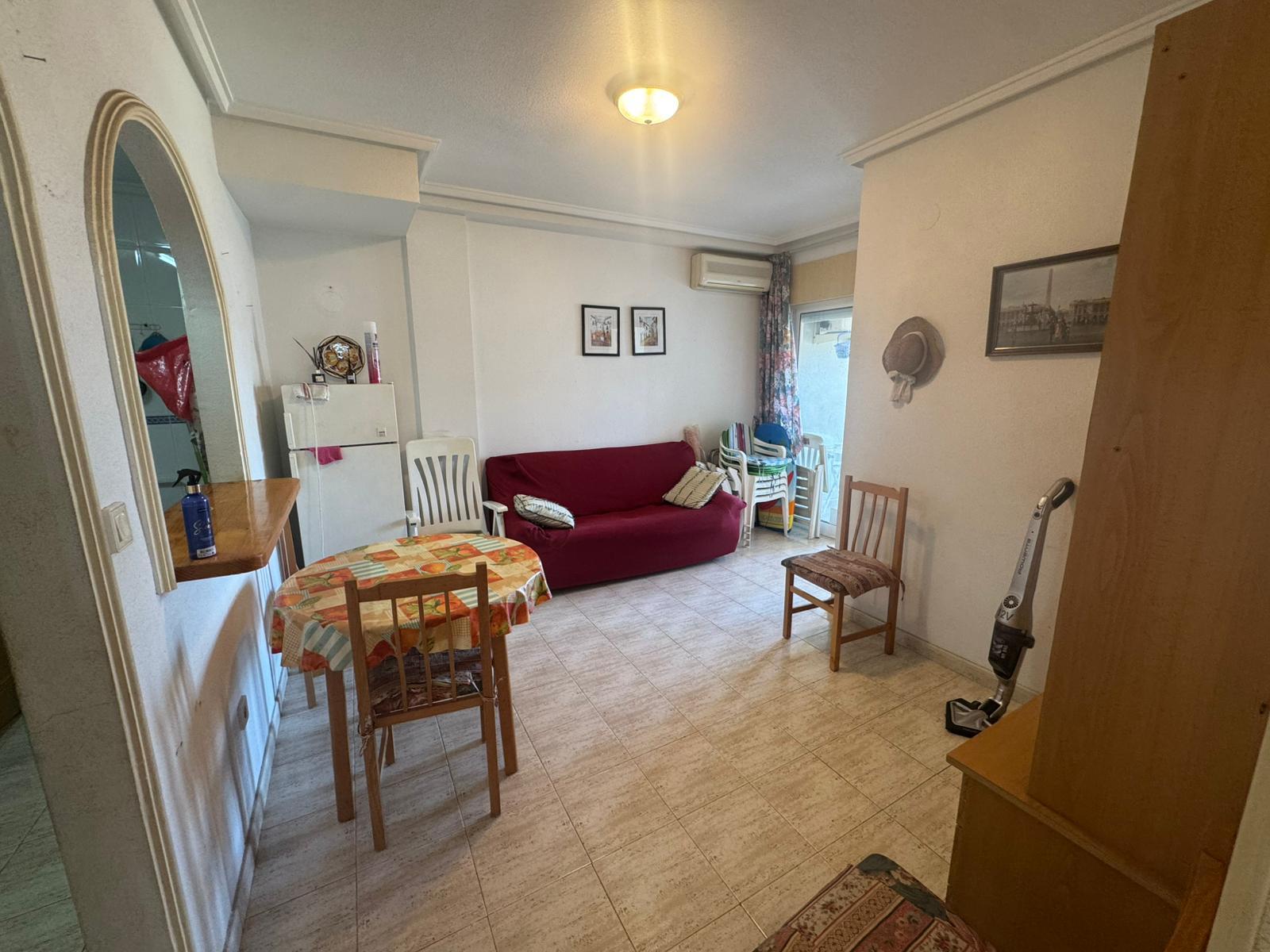 Resale - 2 Bedroom 1 Bathroom  in Torrevieja - Playa del Acequión - Alicante