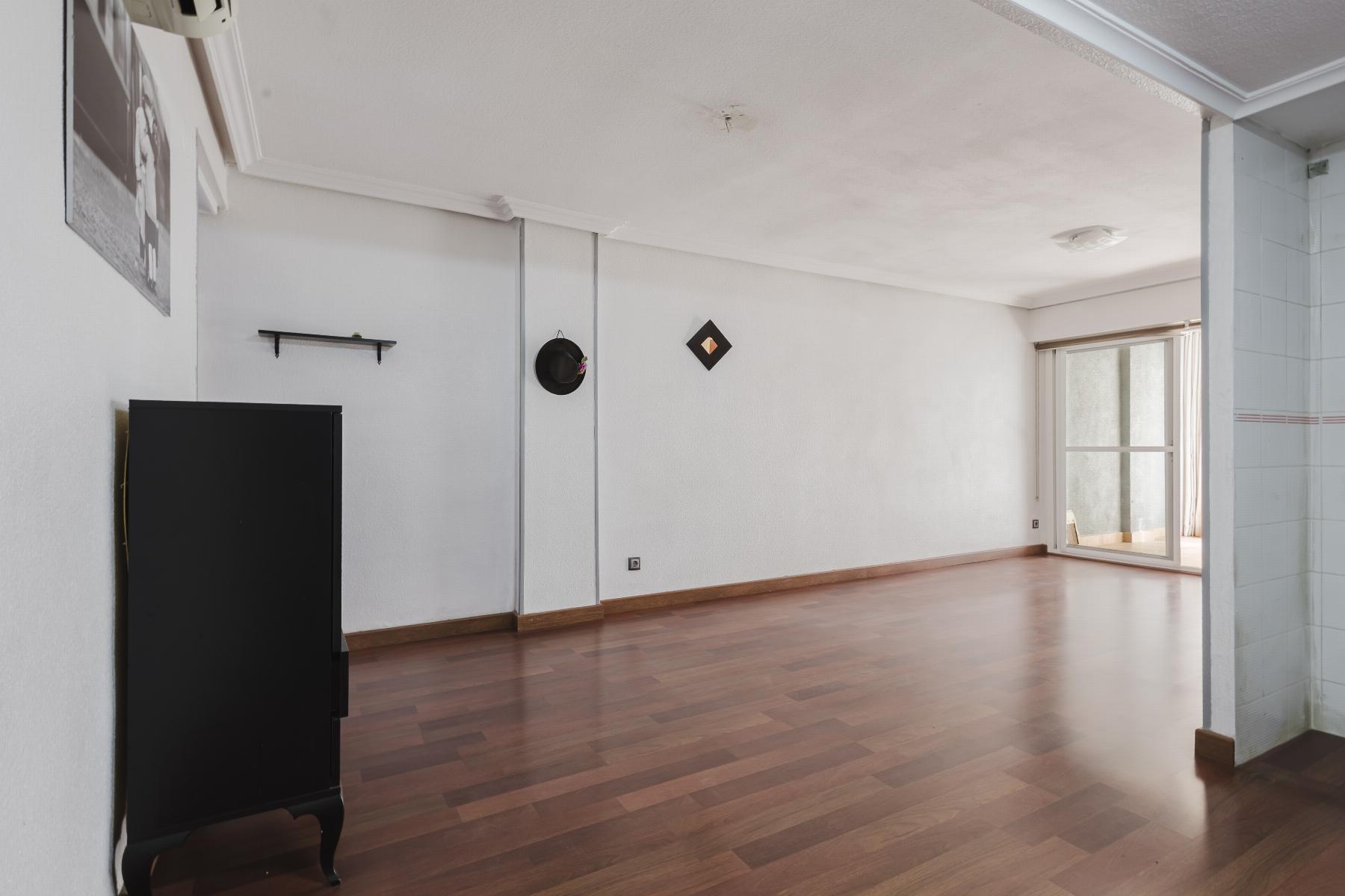 Resale - 3 Bedroom 2 Bathroom  in Torrevieja - Playa del Acequión - Alicante