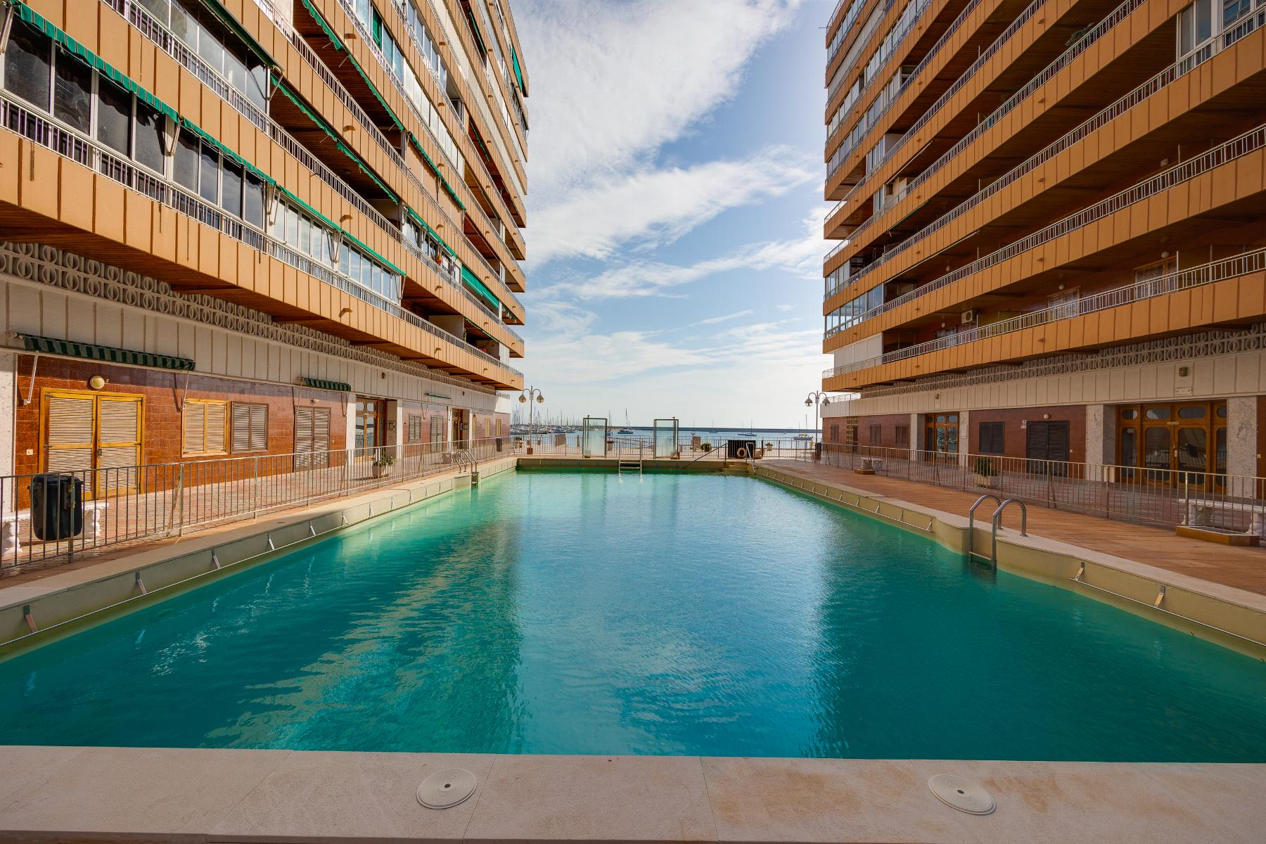 Resale - 3 Bedroom 3 Bathroom  in Torrevieja - Playa del Acequión - Alicante