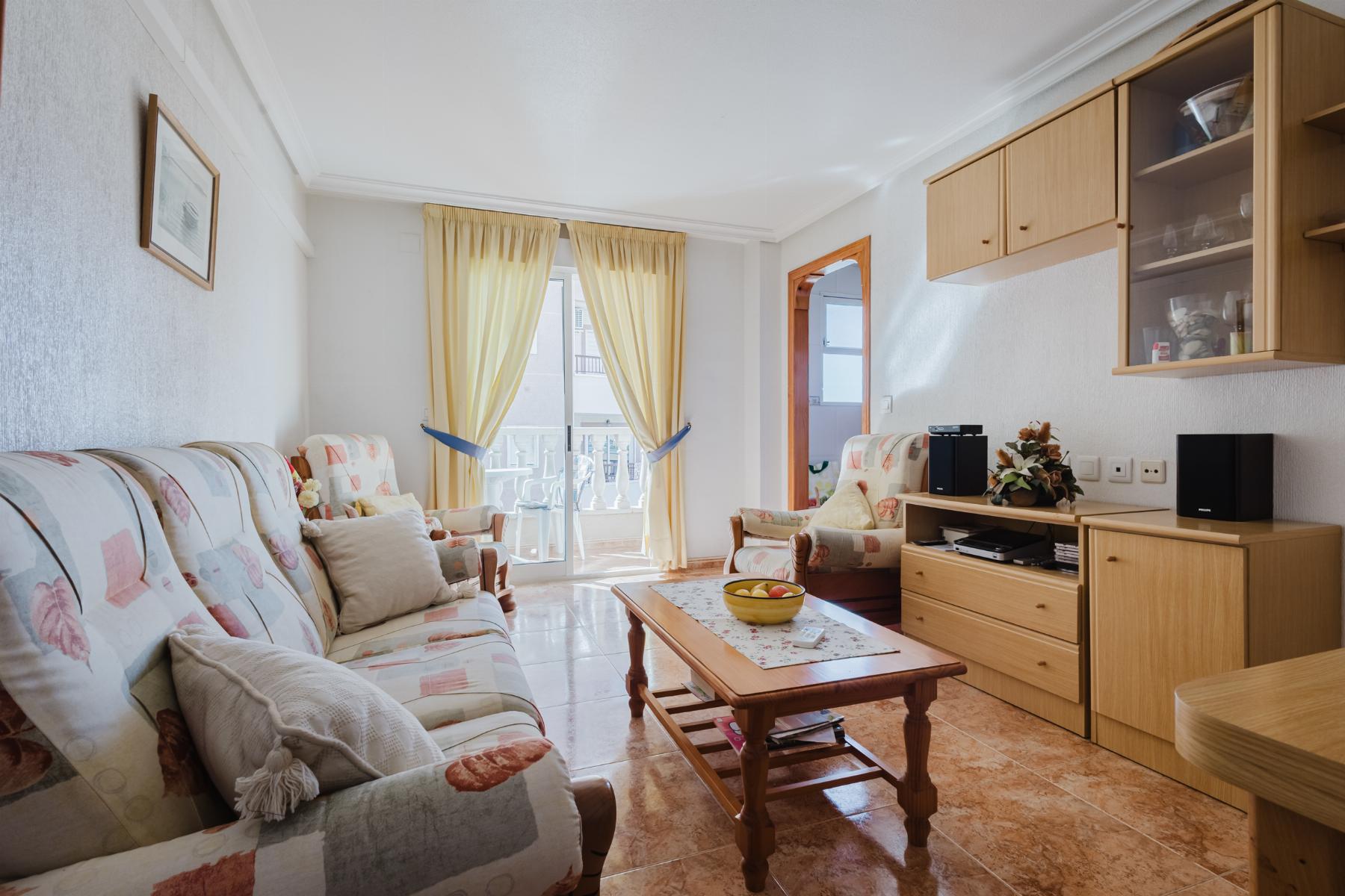 Resale - 3 Bedroom 2 Bathroom  in Torrevieja - Parque de Las Naciones - Alicante