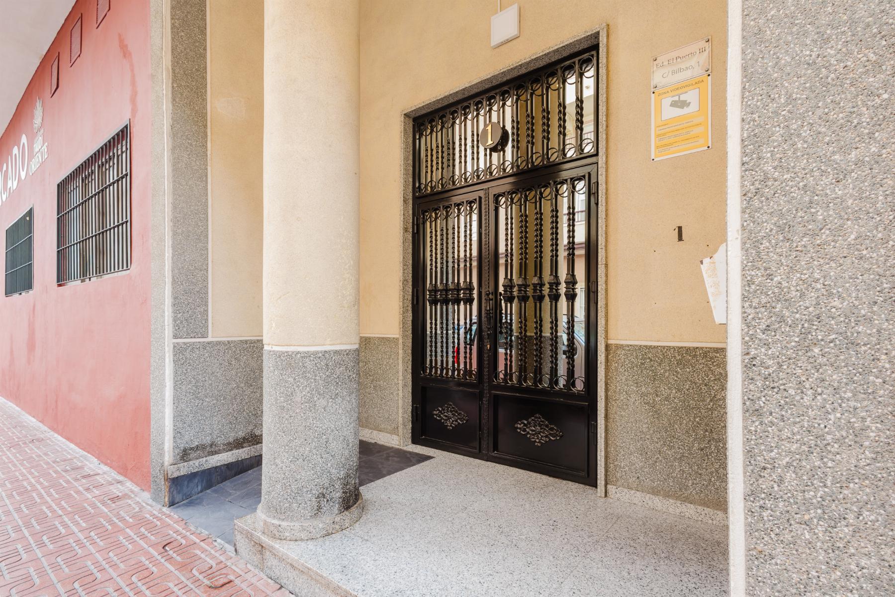 Resale - 3 Bedroom 2 Bathroom  in Torrevieja - Parque de Las Naciones - Alicante